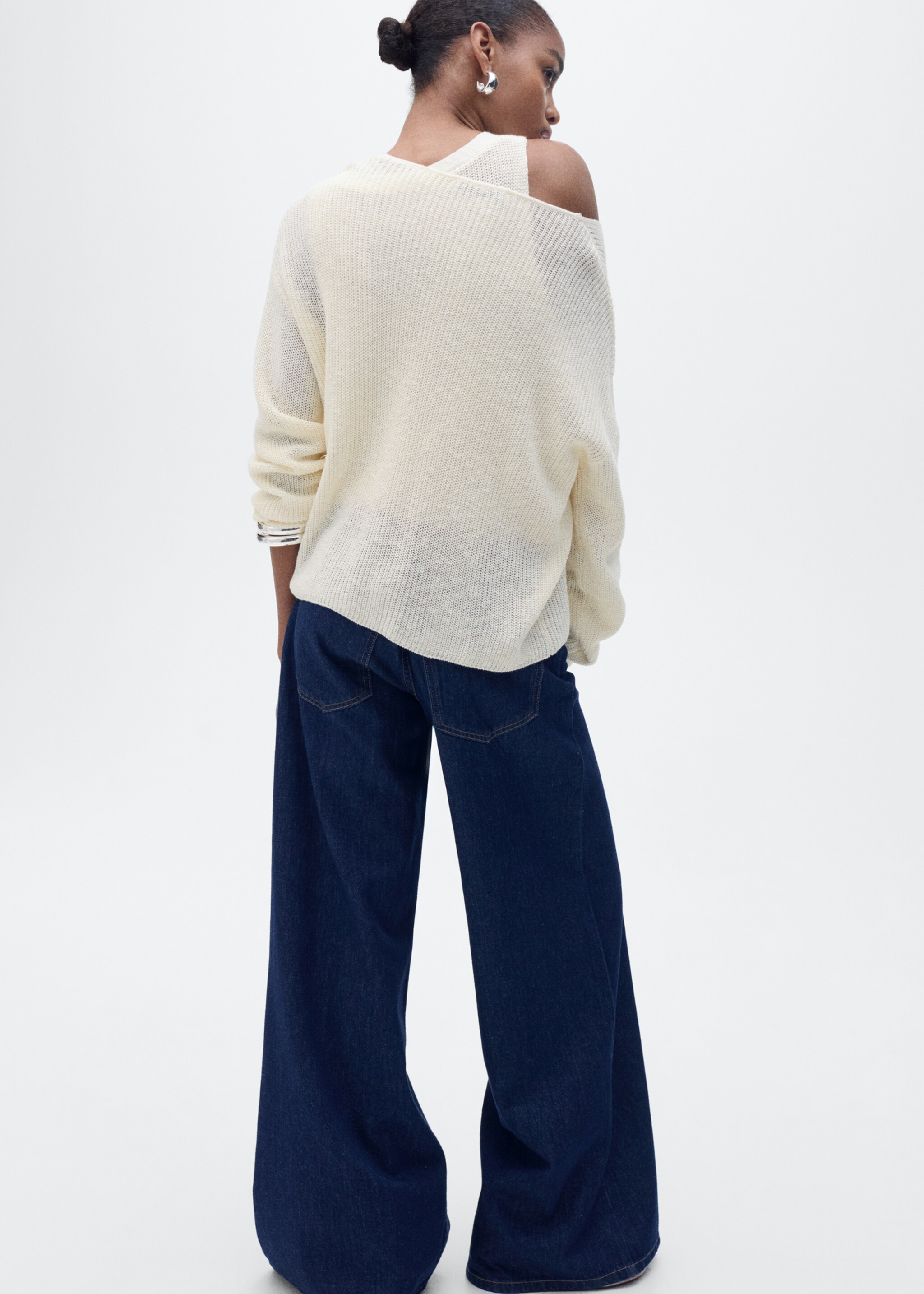 V-neck knit sweater - Reverse of the article, Ecru. Ref: 87037165-00.