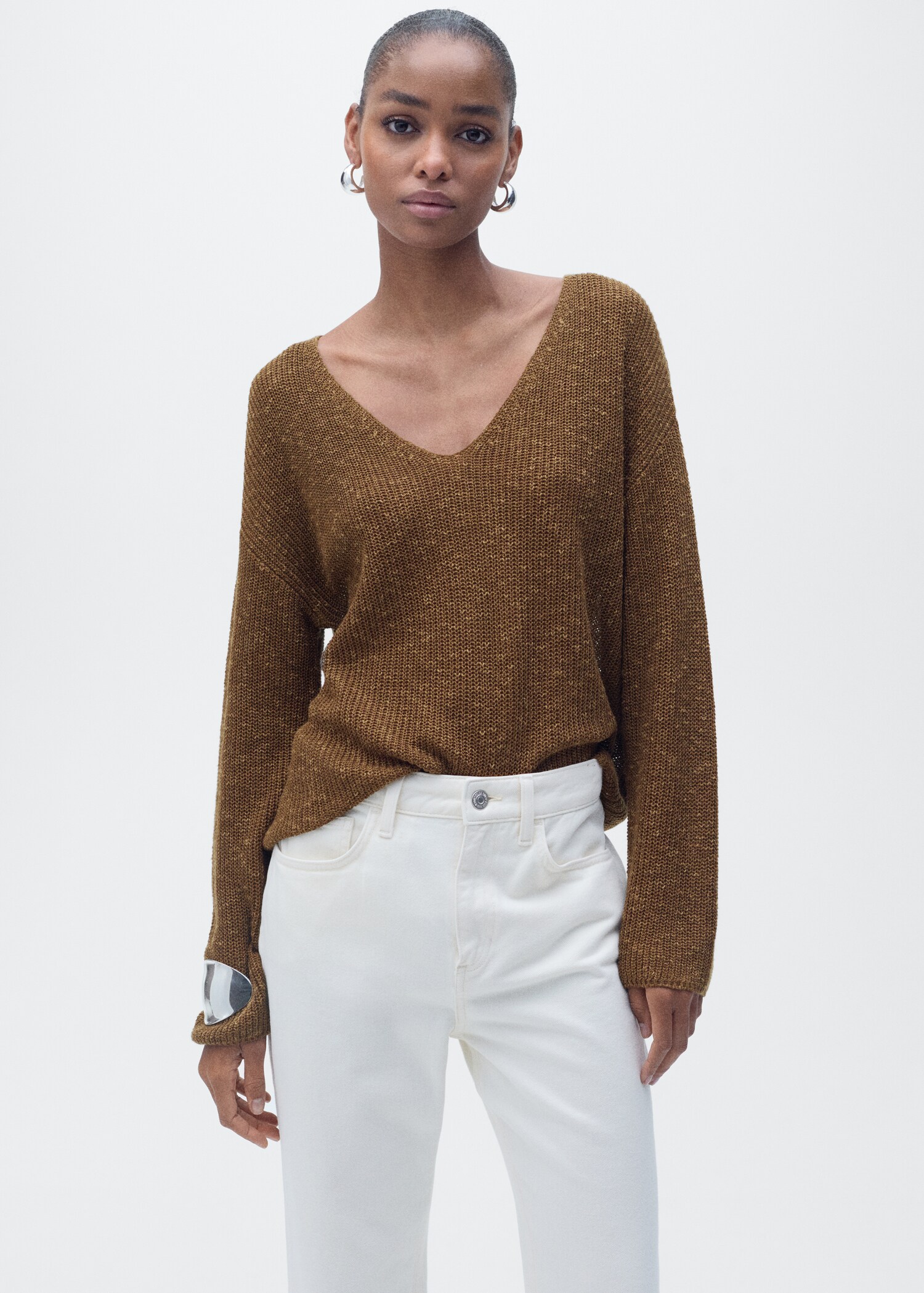 V-neck knit sweater - Medium plane