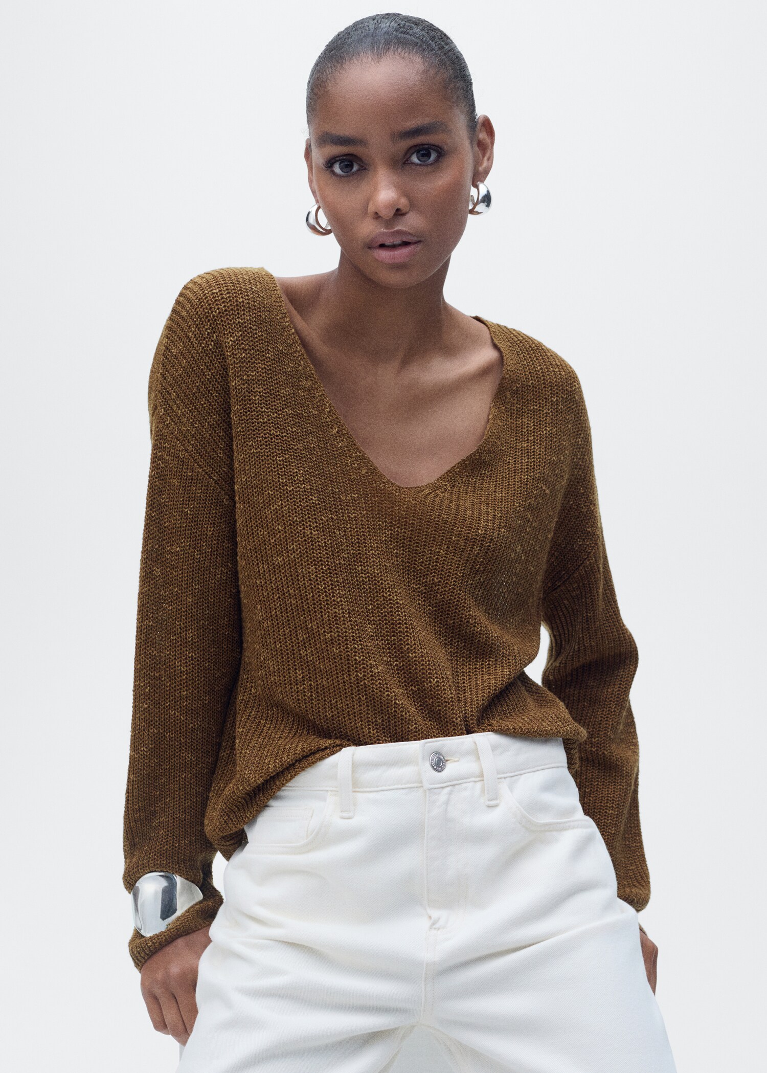 V-neck knit sweater - Details of the article 2