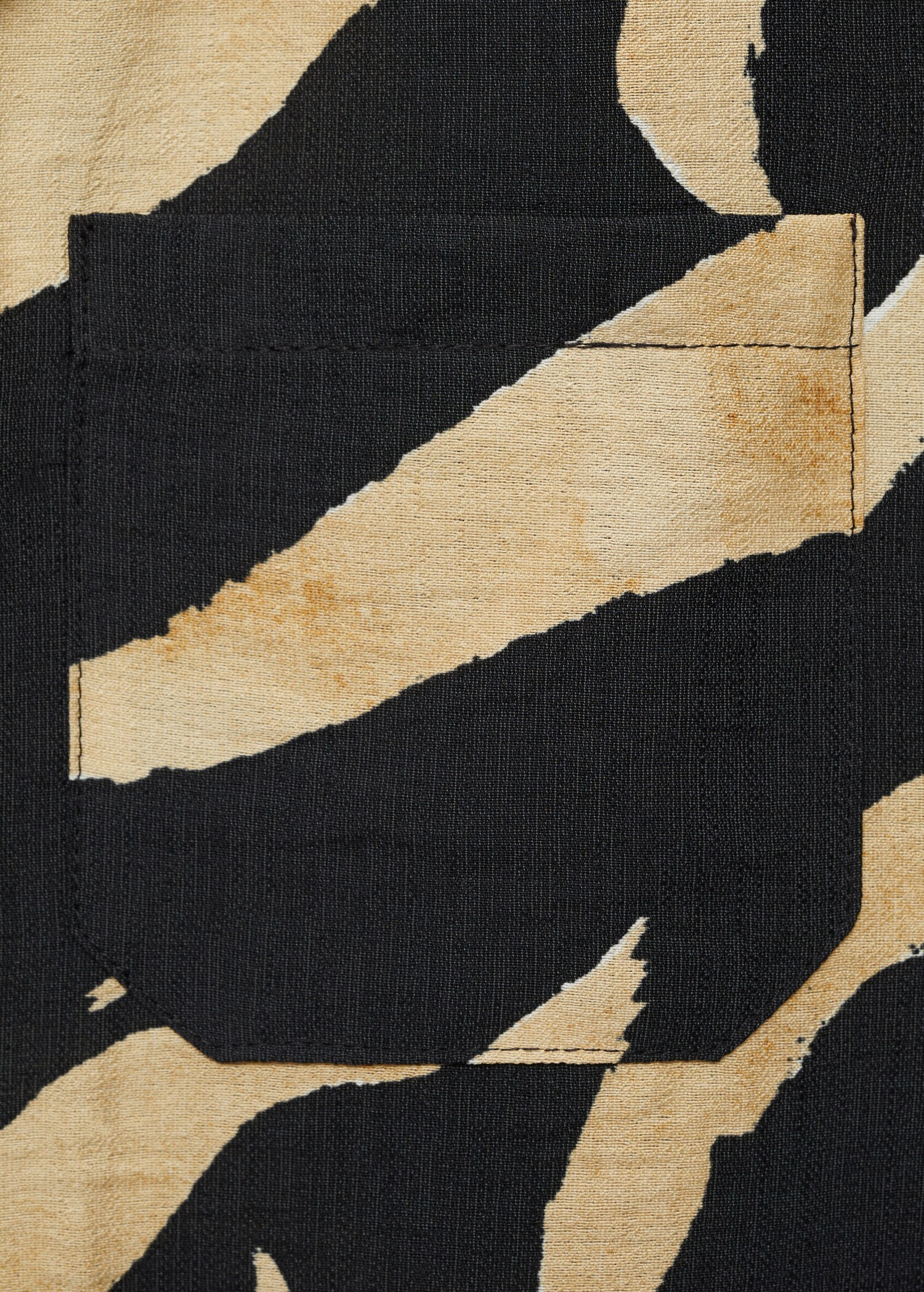 Printed short-sleeved shirt - Details of the article 0