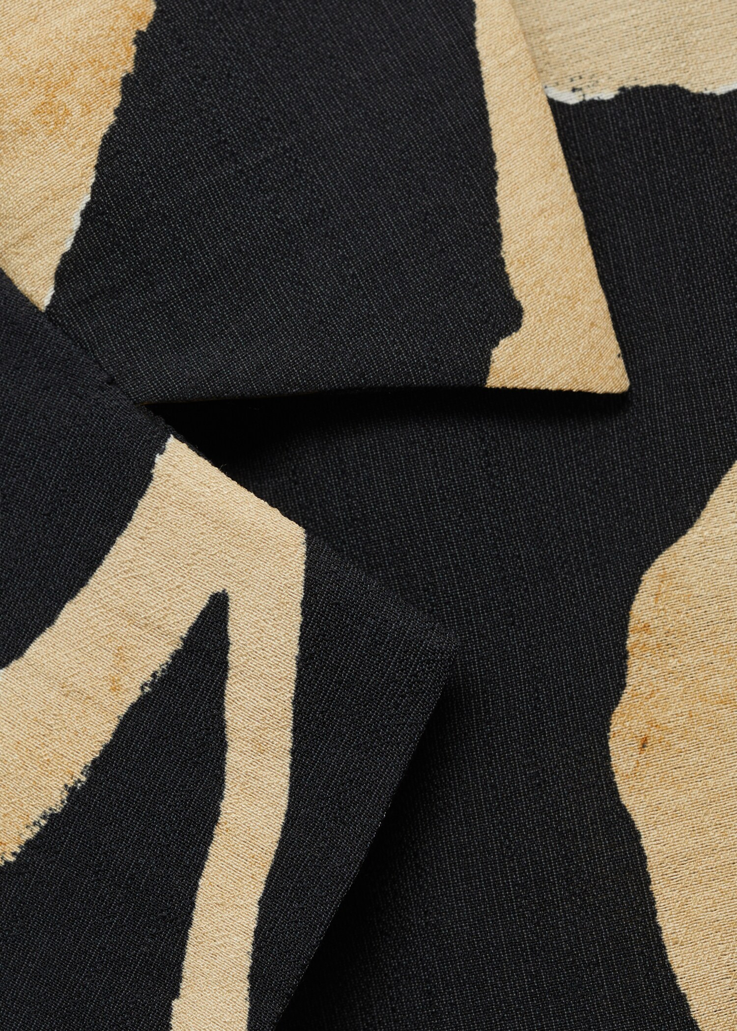 Printed short-sleeved shirt - Details of the article 8