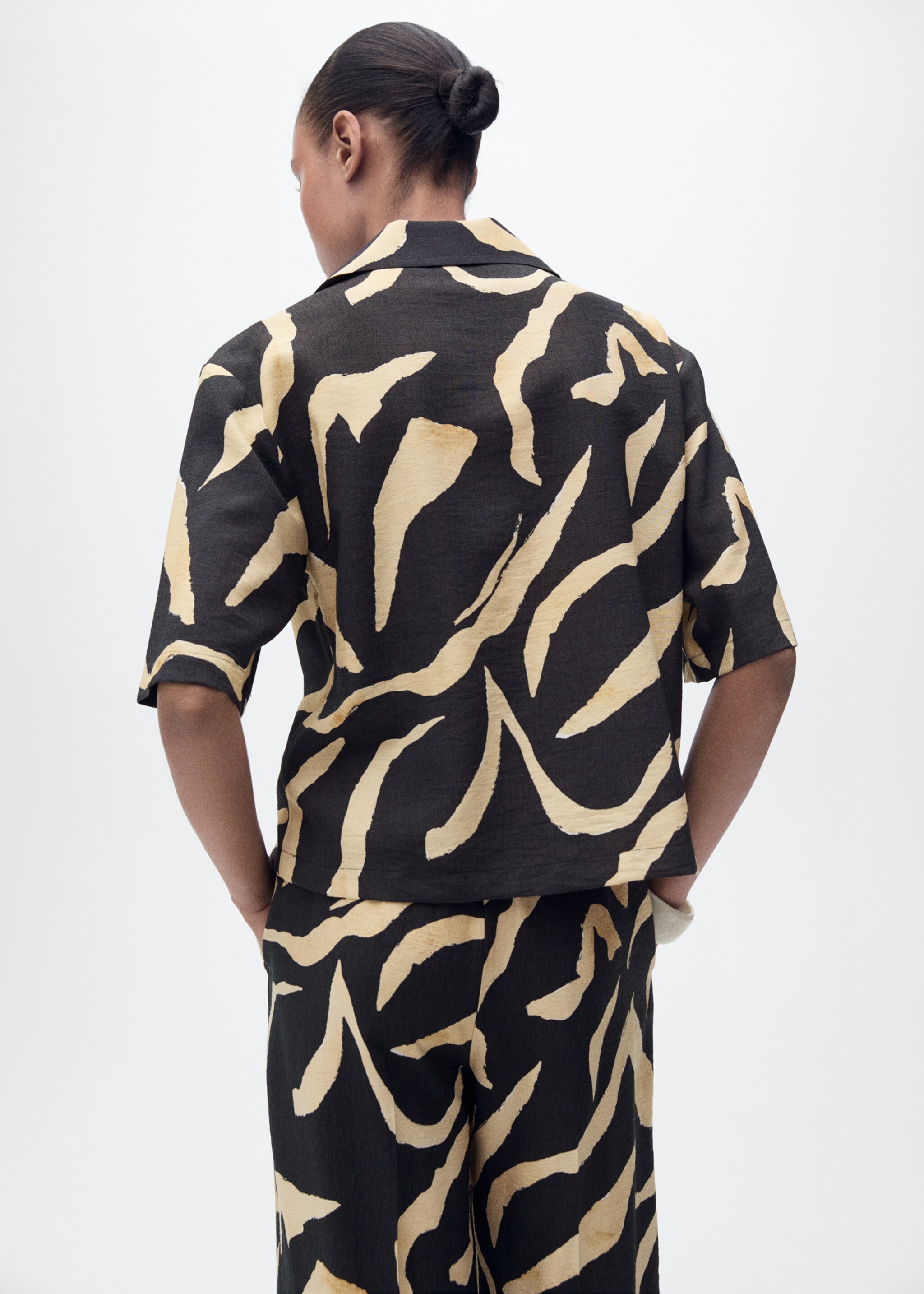 Printed short-sleeved shirt - Reverse of the article, Black. Ref: 87037176-00.