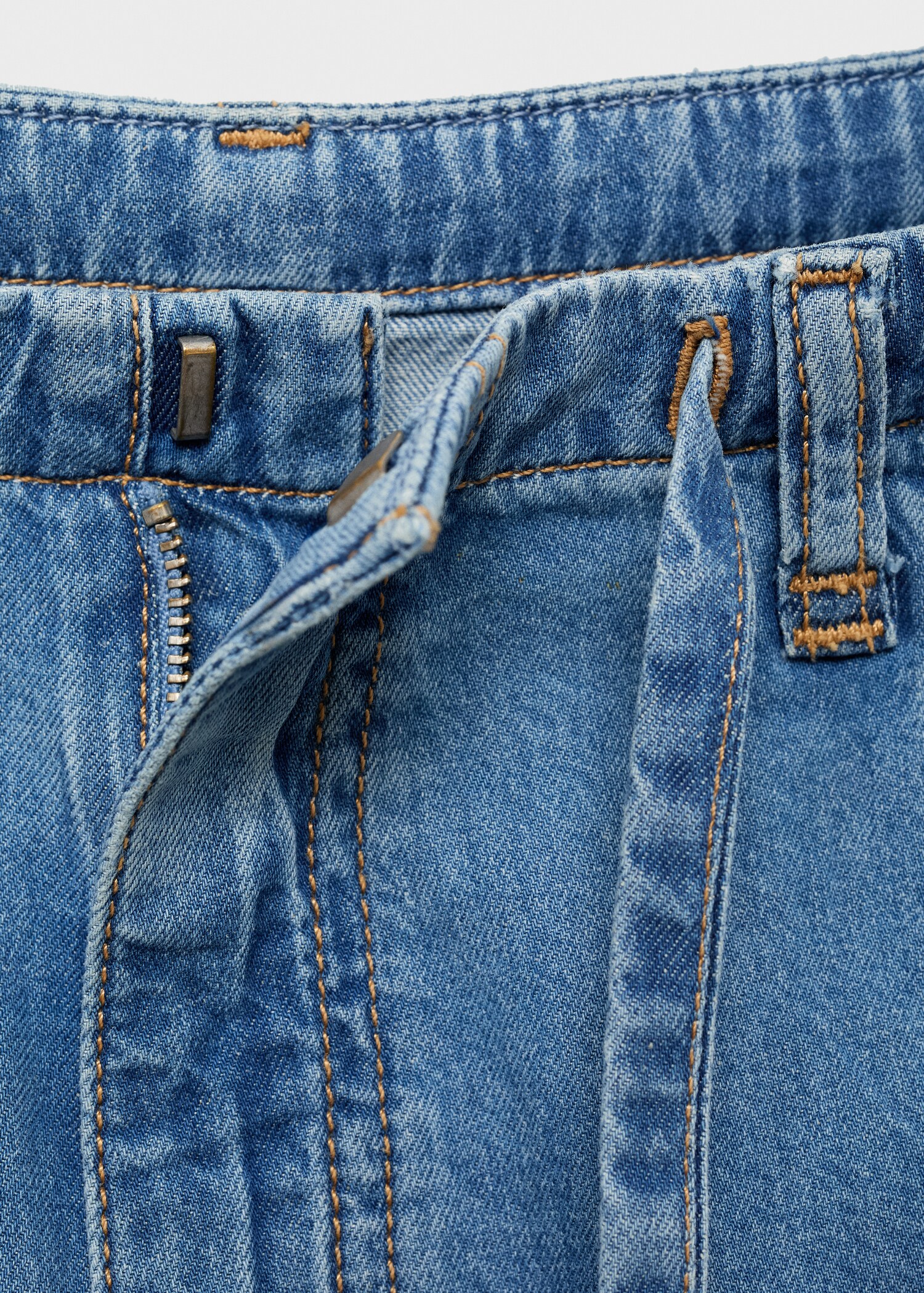 Wide-leg denim trousers with belt - Details of the article 0