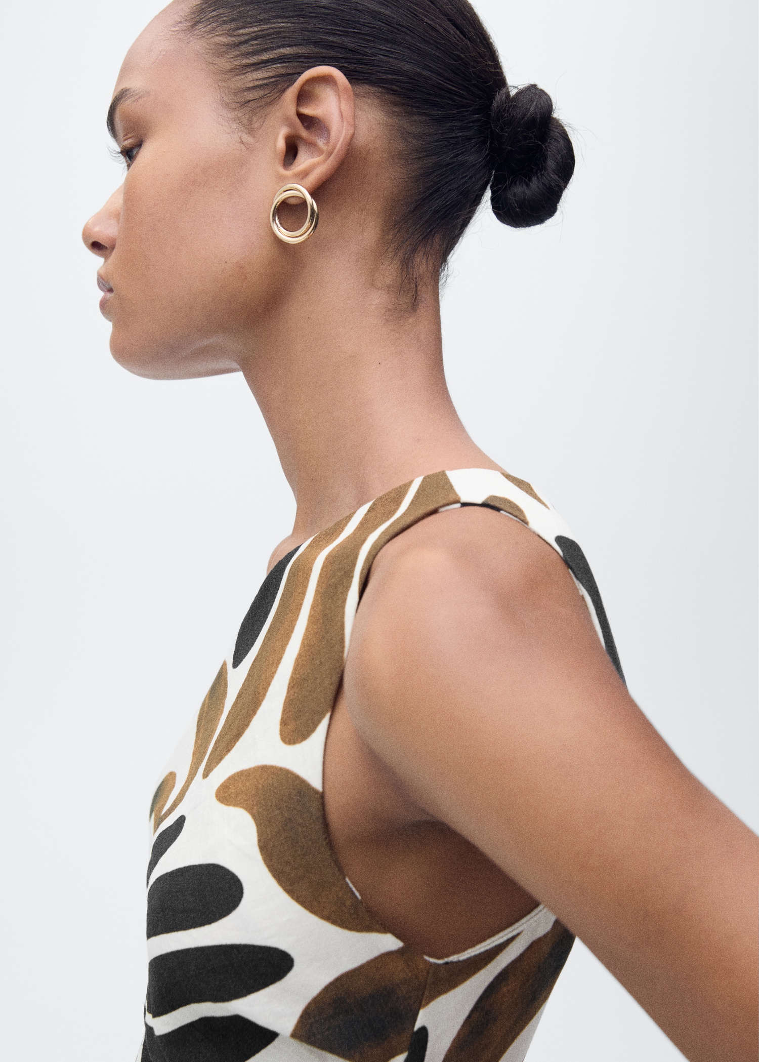 Printed dress with asymmetrical neck - Details of the article 1