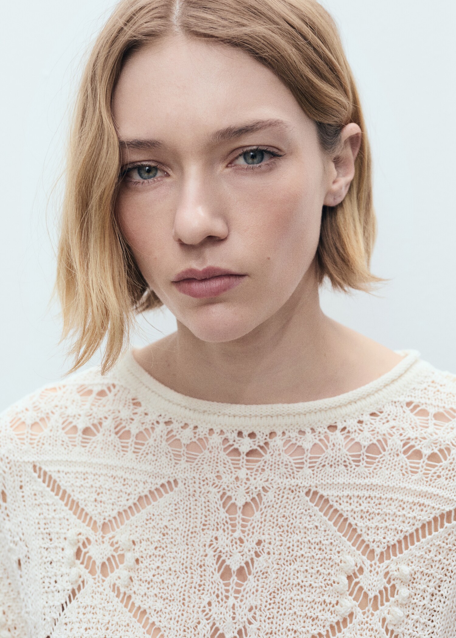 Oversized openwork knitted sweater - Details of the article 1