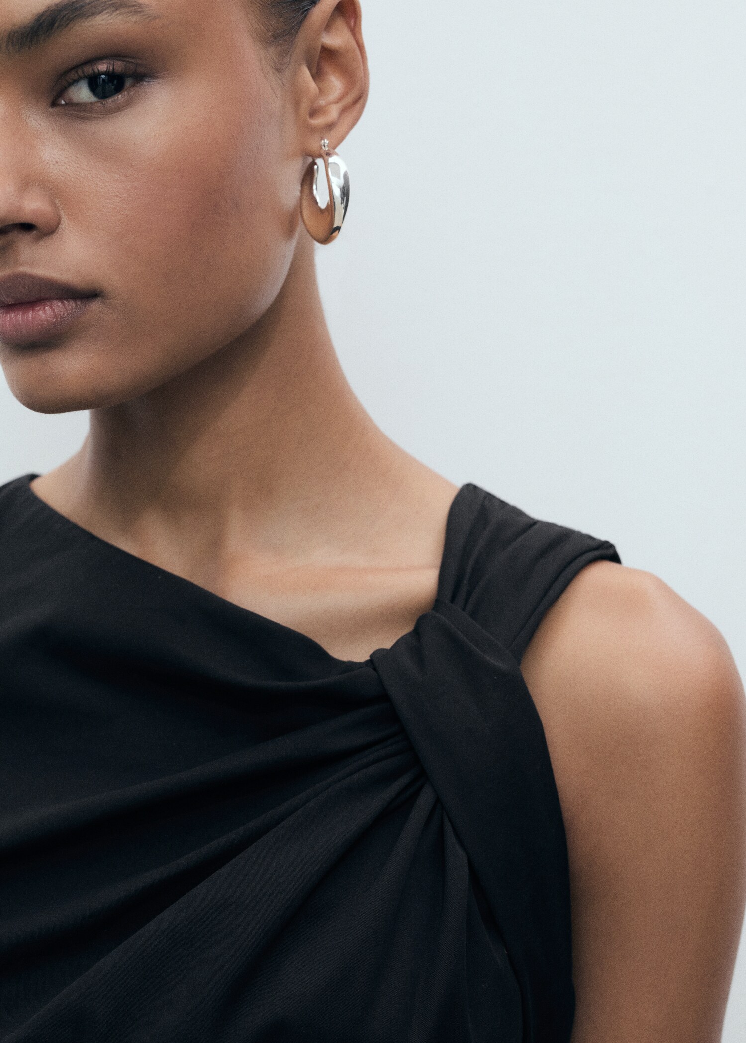 Long culotte jumpsuit with draped neck - Details of the article 1