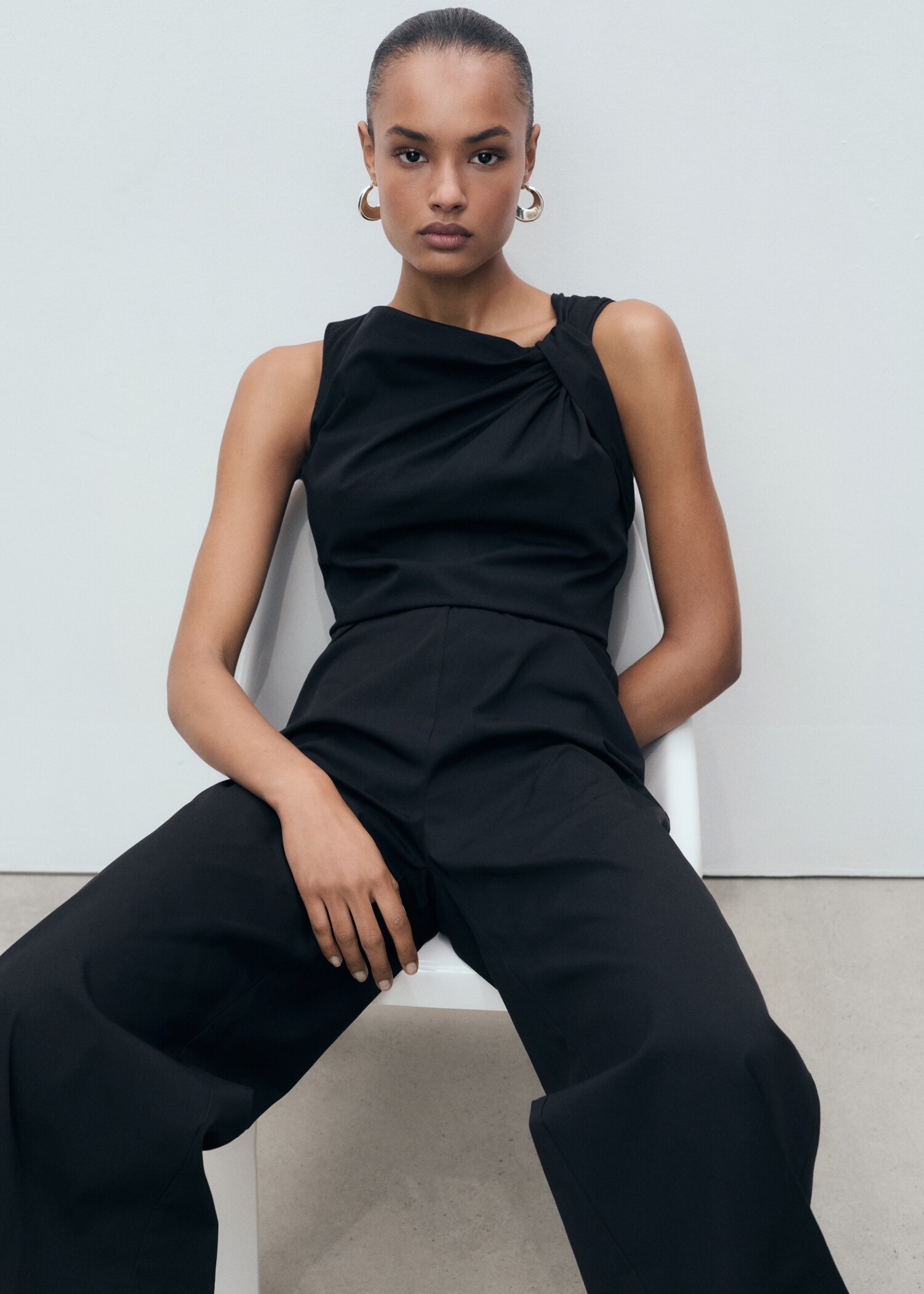 Long culotte jumpsuit with draped neck - Details of the article 2
