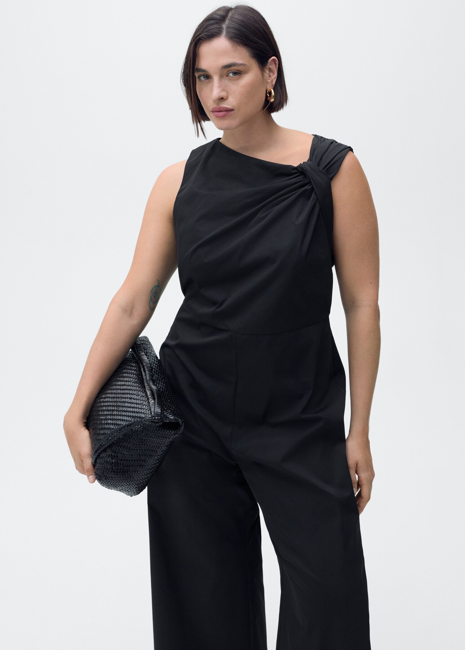 Long culotte jumpsuit with draped neck - Details of the article 5