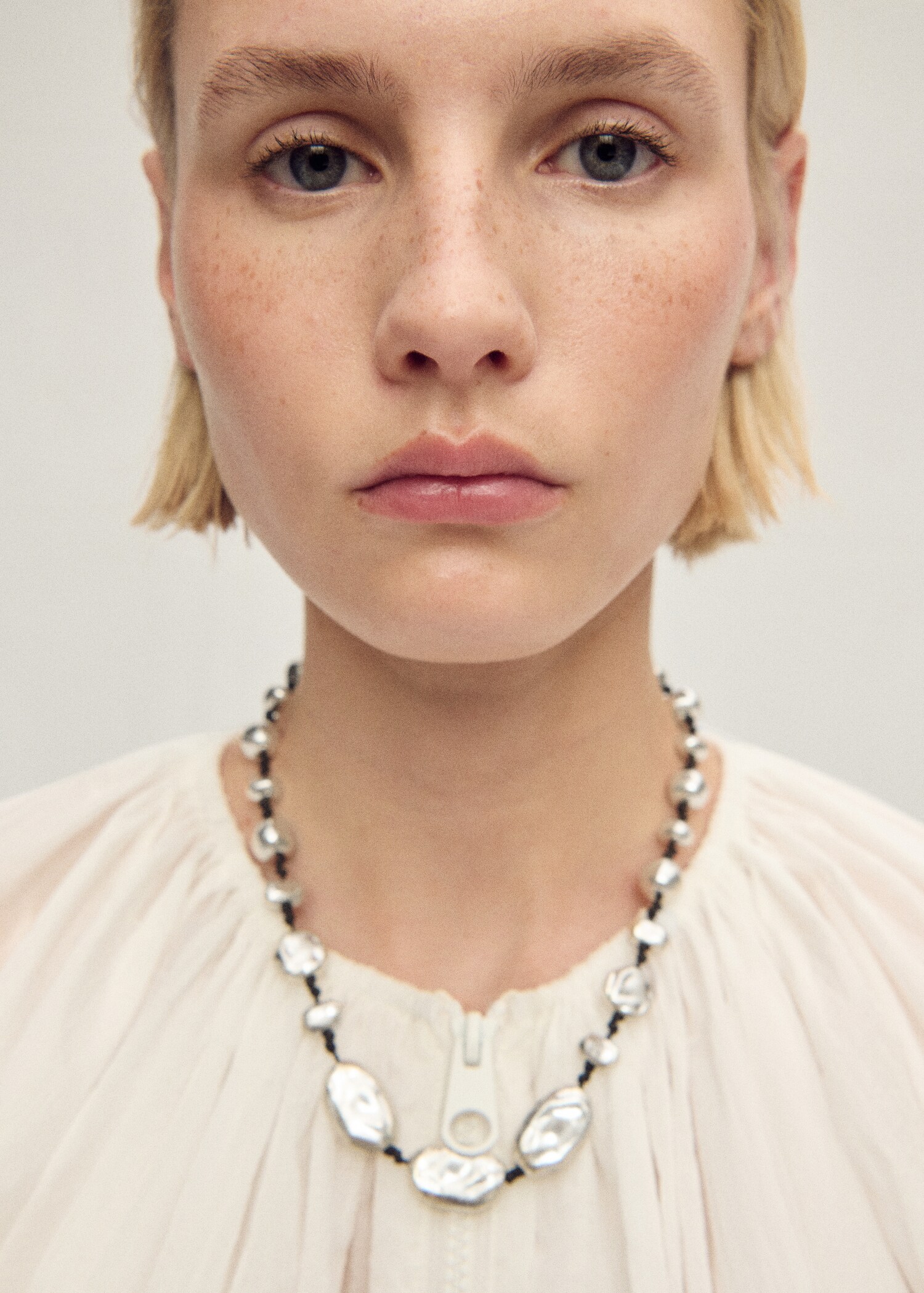 Ketting met gecombineerde kralen - Detail van het artikel 9