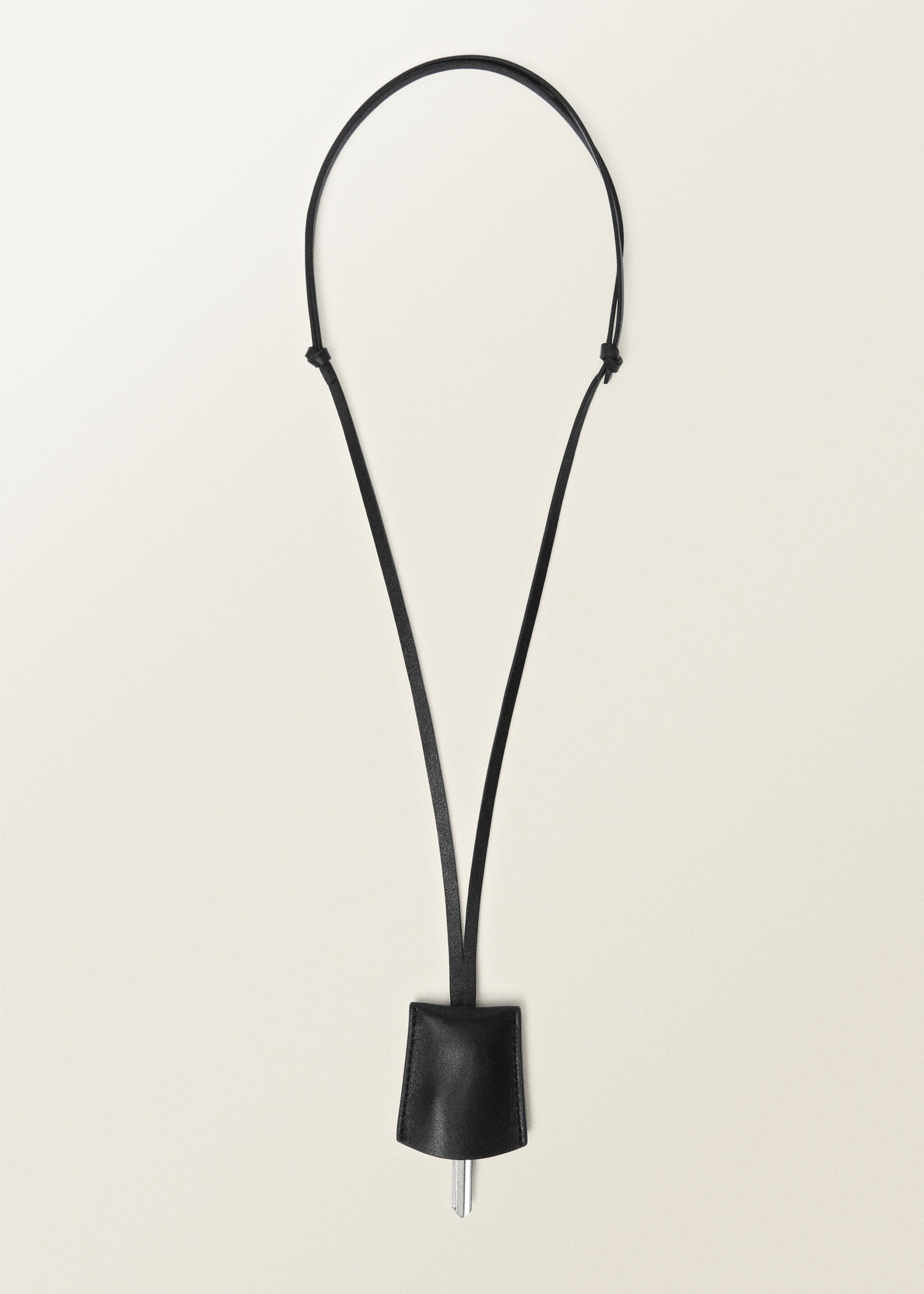 Collier porte-clés pendentif en cuir - Article sans modèle, Noir. Ref: 87037715-00.