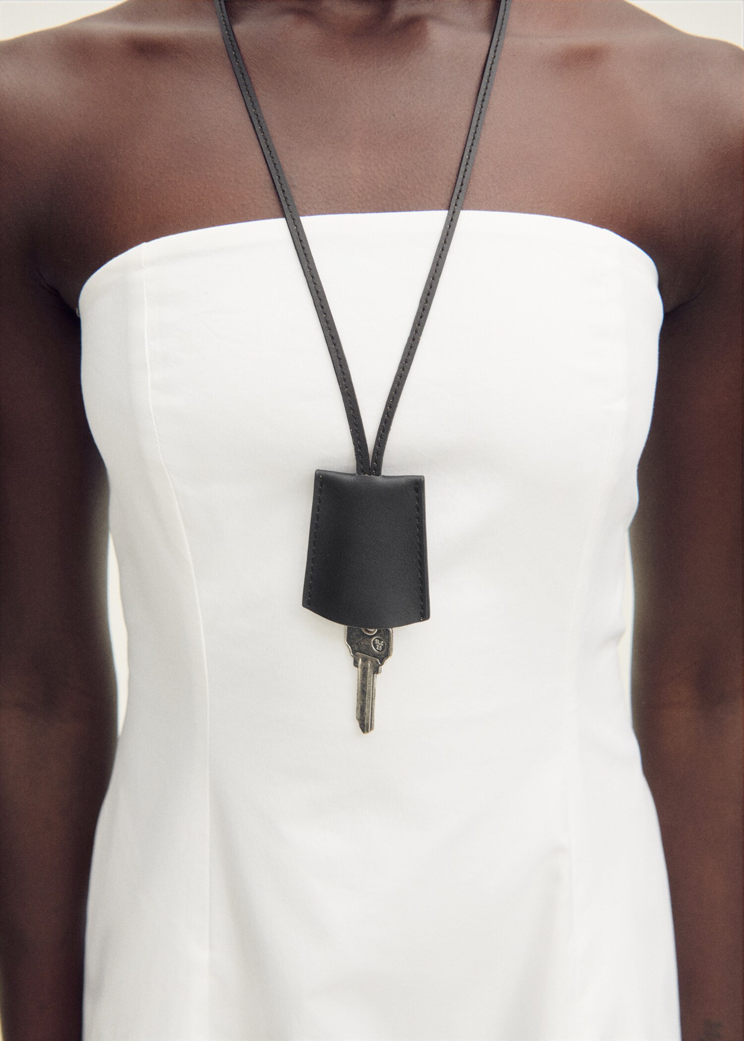 Collier porte-clés pendentif en cuir - Détail de l'article 9