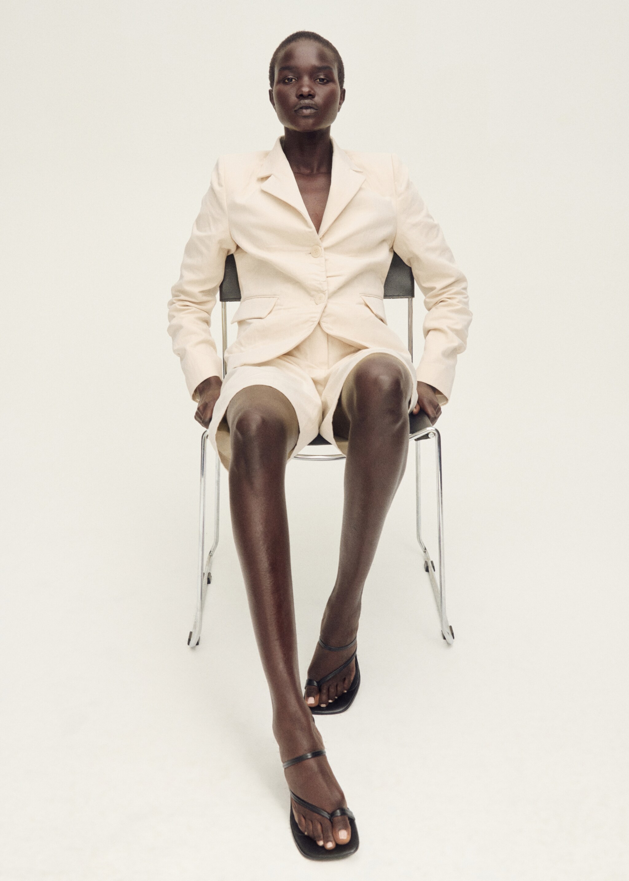 Blazer de costume lin mélangé effet froissé - Détail de l'article 2, Écru. Ref: 87037717-00.