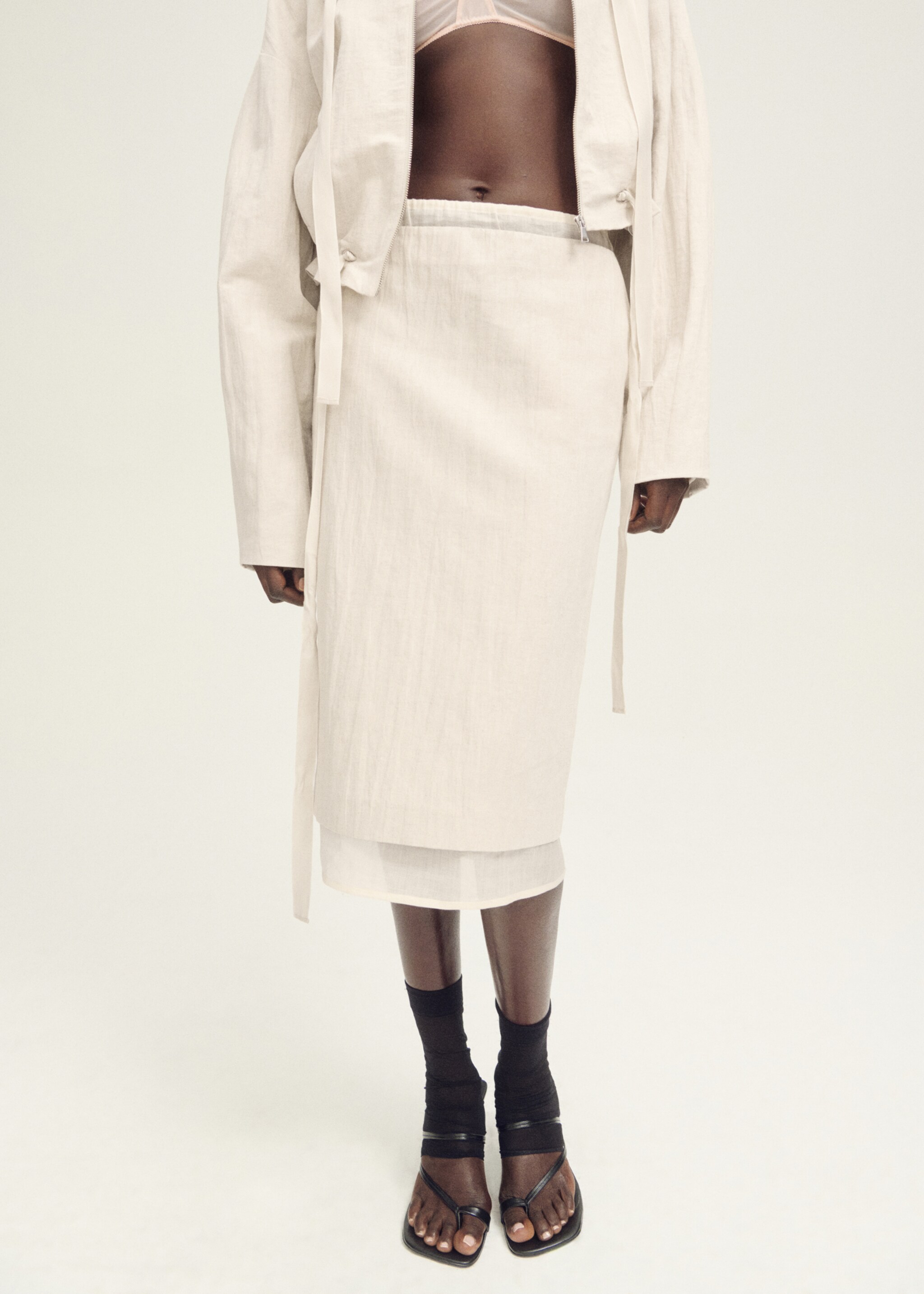 Jupe midi en lin mélangé combinée - Plan moyen, Gris clair/pastel. Ref: 87037718-00.