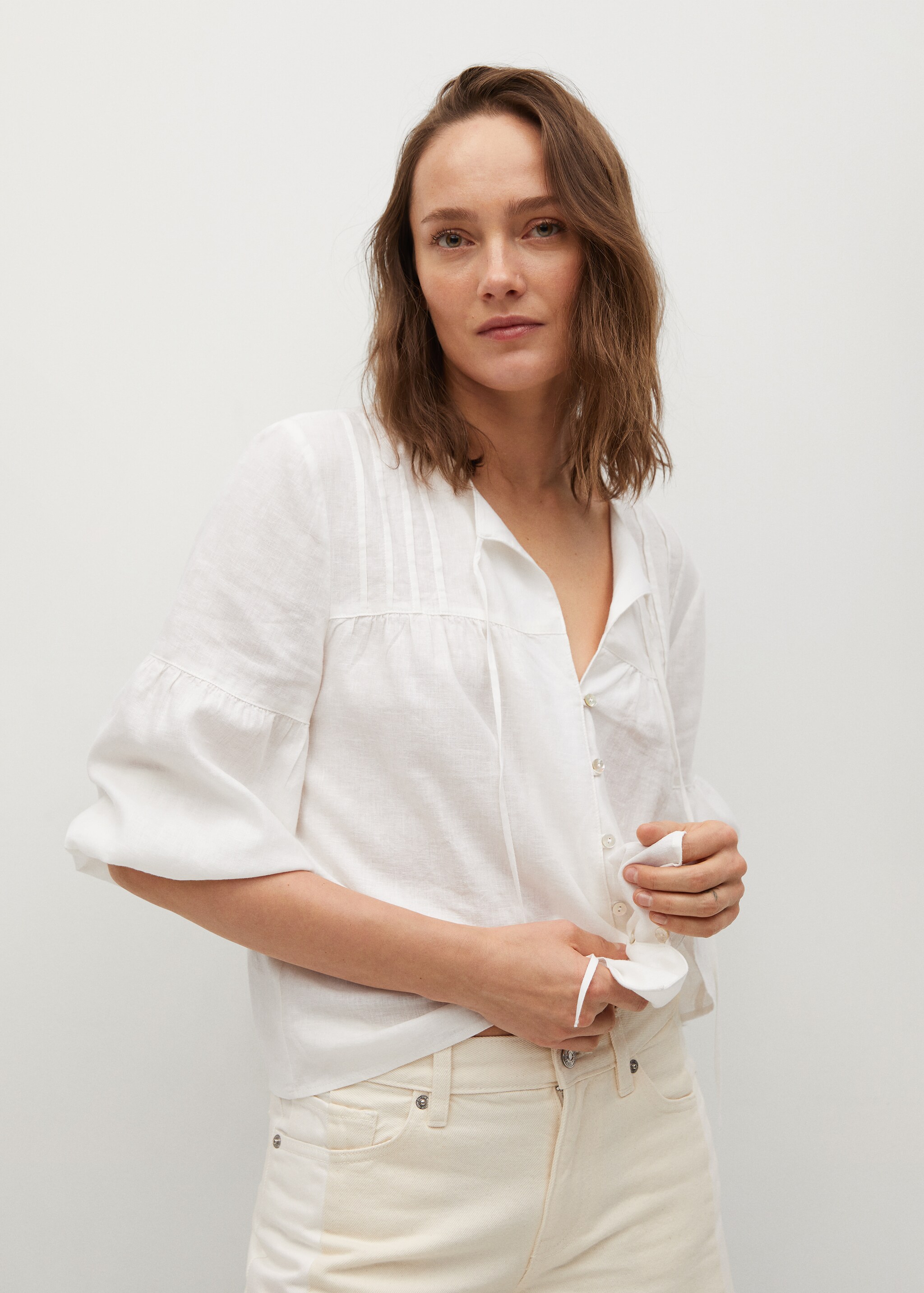 Blusa lino botones - Plano medio