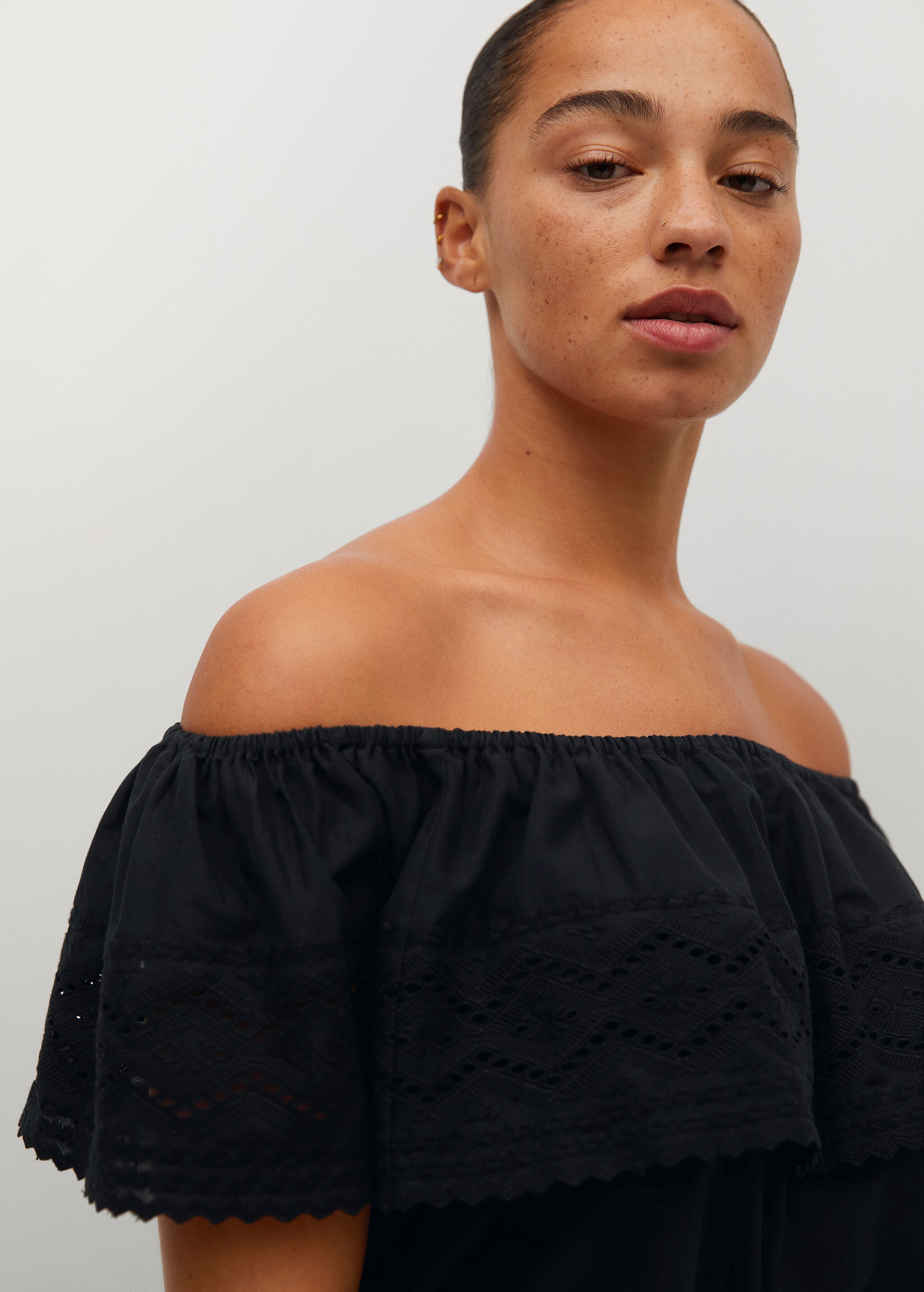 Blusa escote barco bordada - Detalle del artículo 1