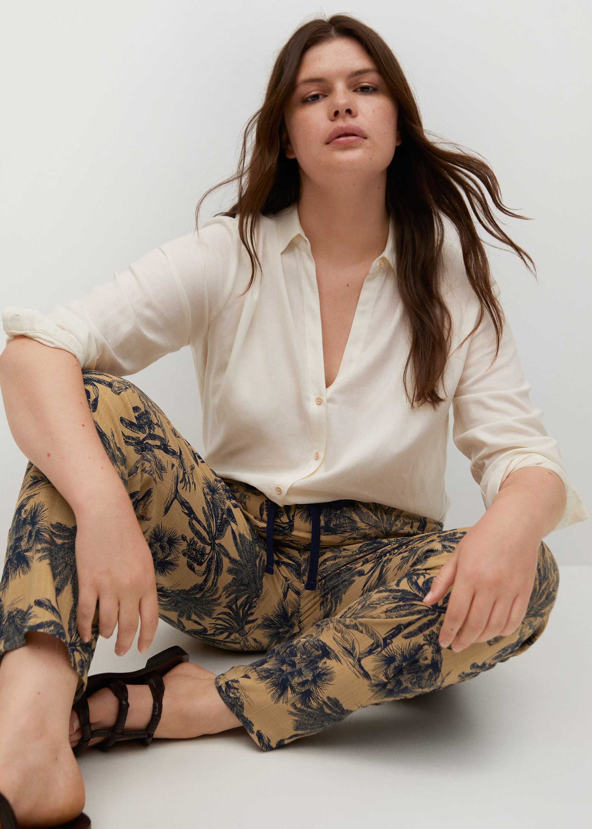 Flowy printed trousers - Details of the article 2