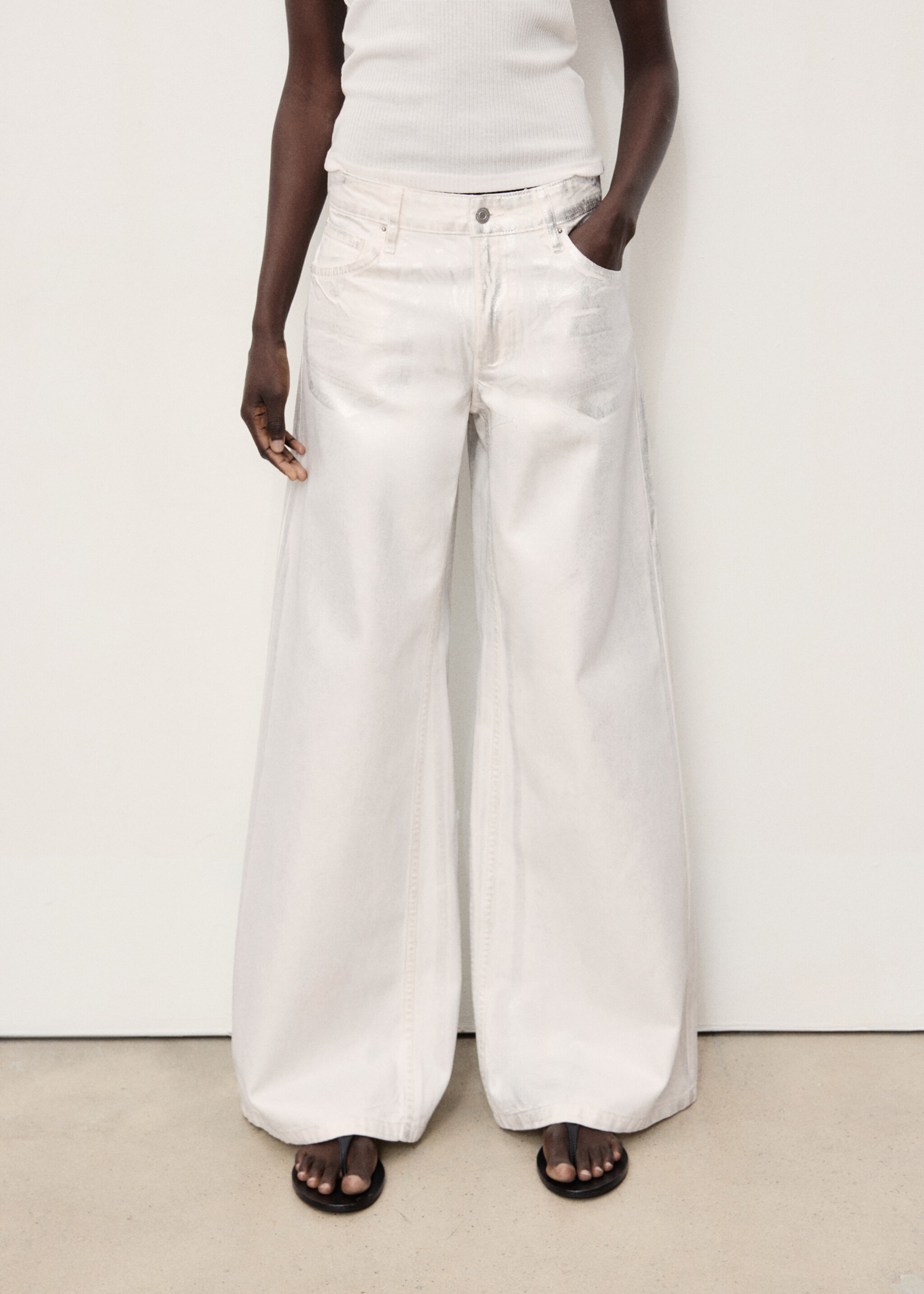 Metallic-finish wide leg jeans - Medium plane, Silver. Ref: 87039066-00.