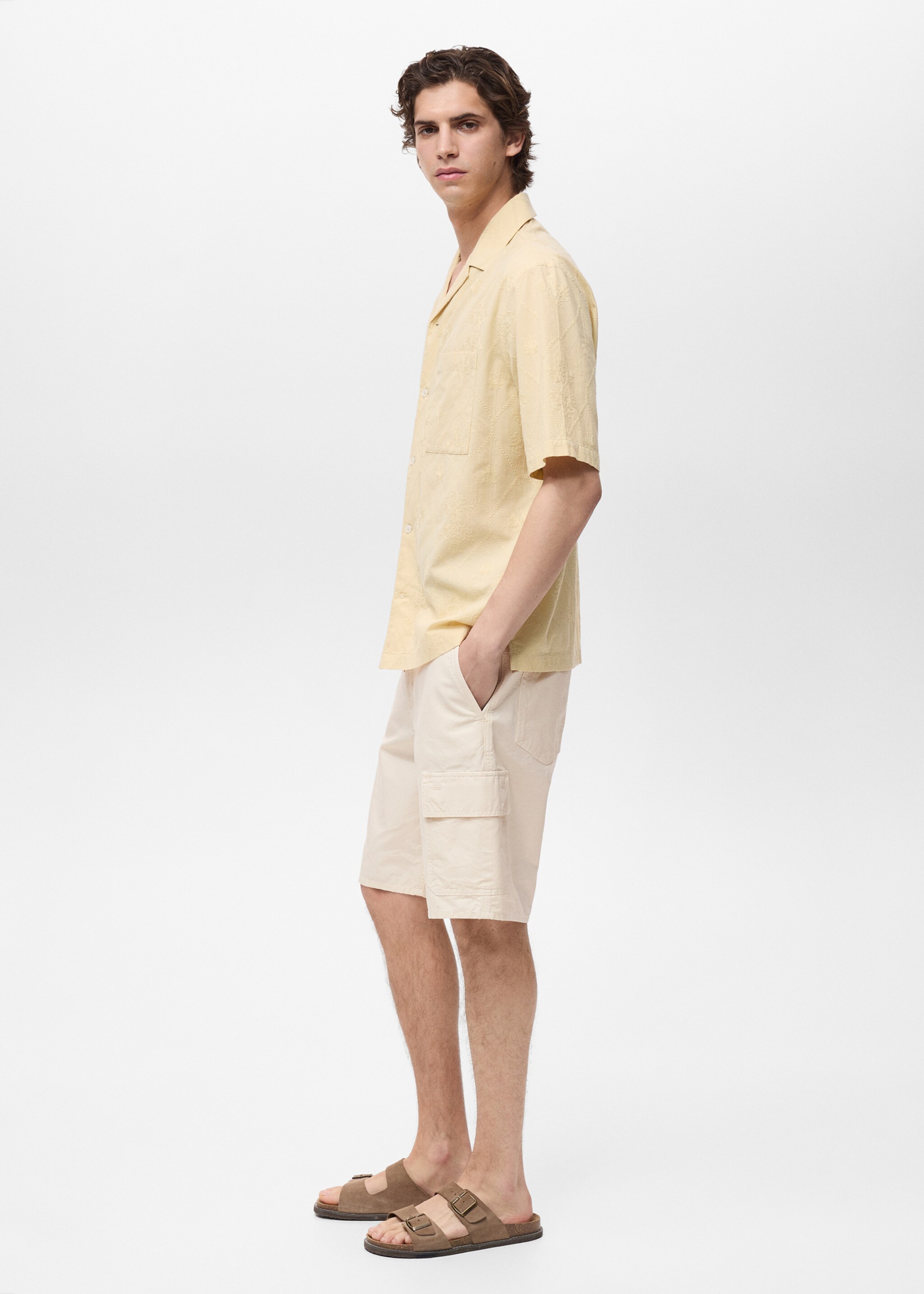 Cargo Bermuda shorts - Details of the article 2, Ivory White. Ref: 87039205-00.