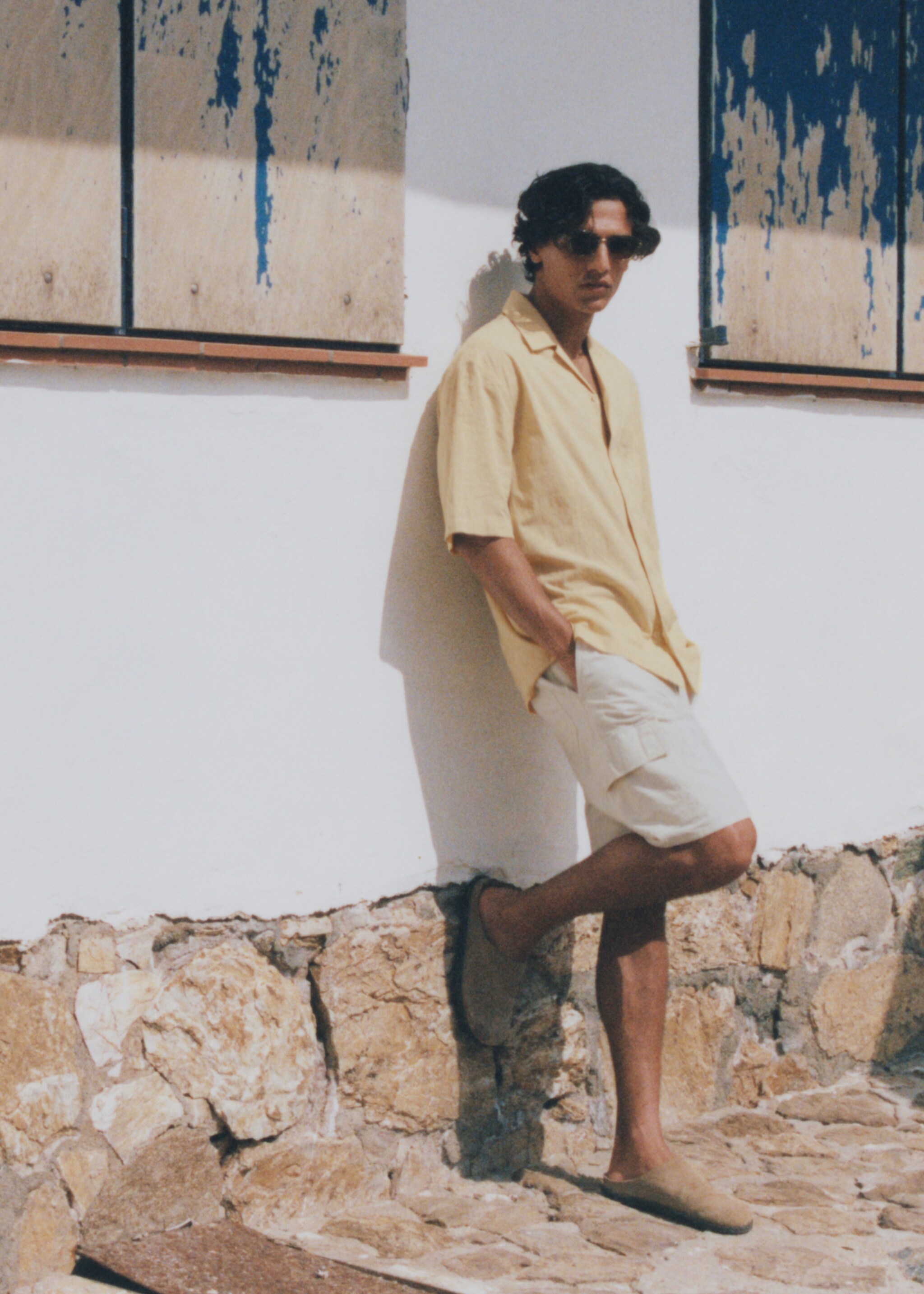 Cargo Bermuda shorts - Details of the article 5, Ivory White. Ref: 87039205-00.