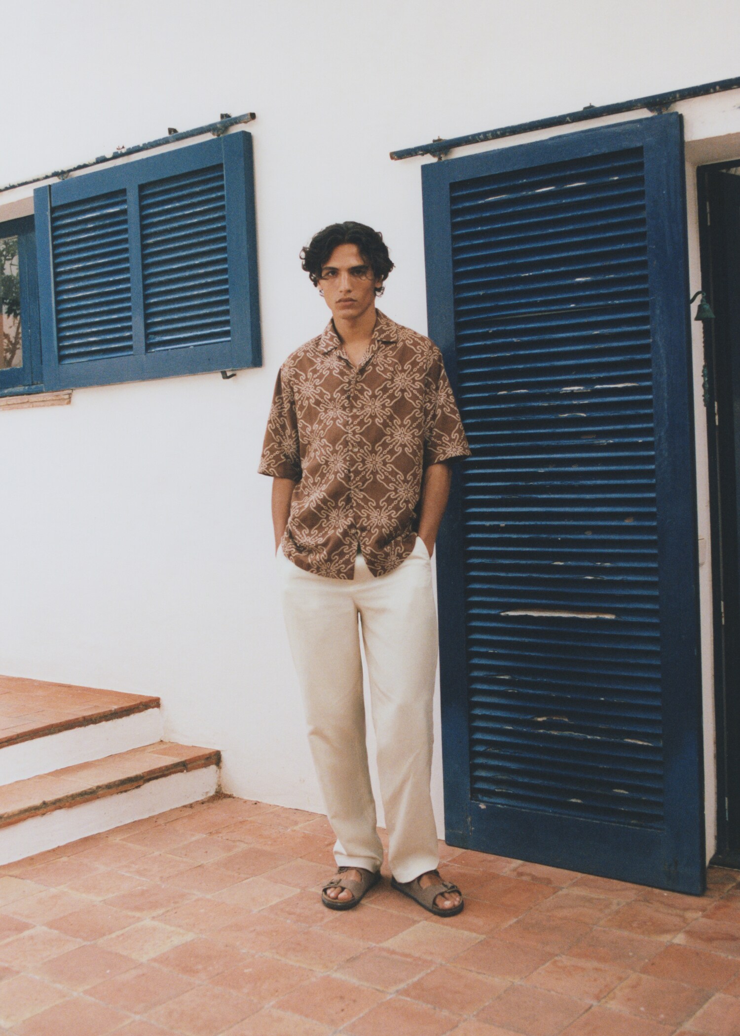 Short-sleeved embroidered shirt - Details of the article 3