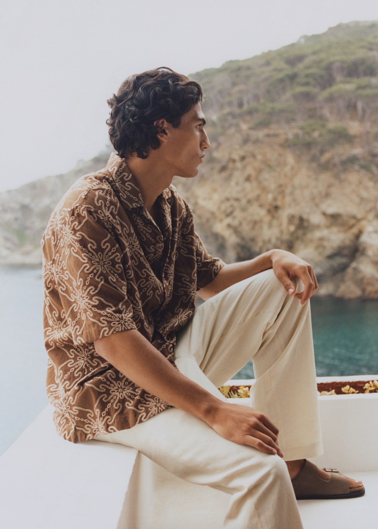 Short-sleeved embroidered shirt - Details of the article 5