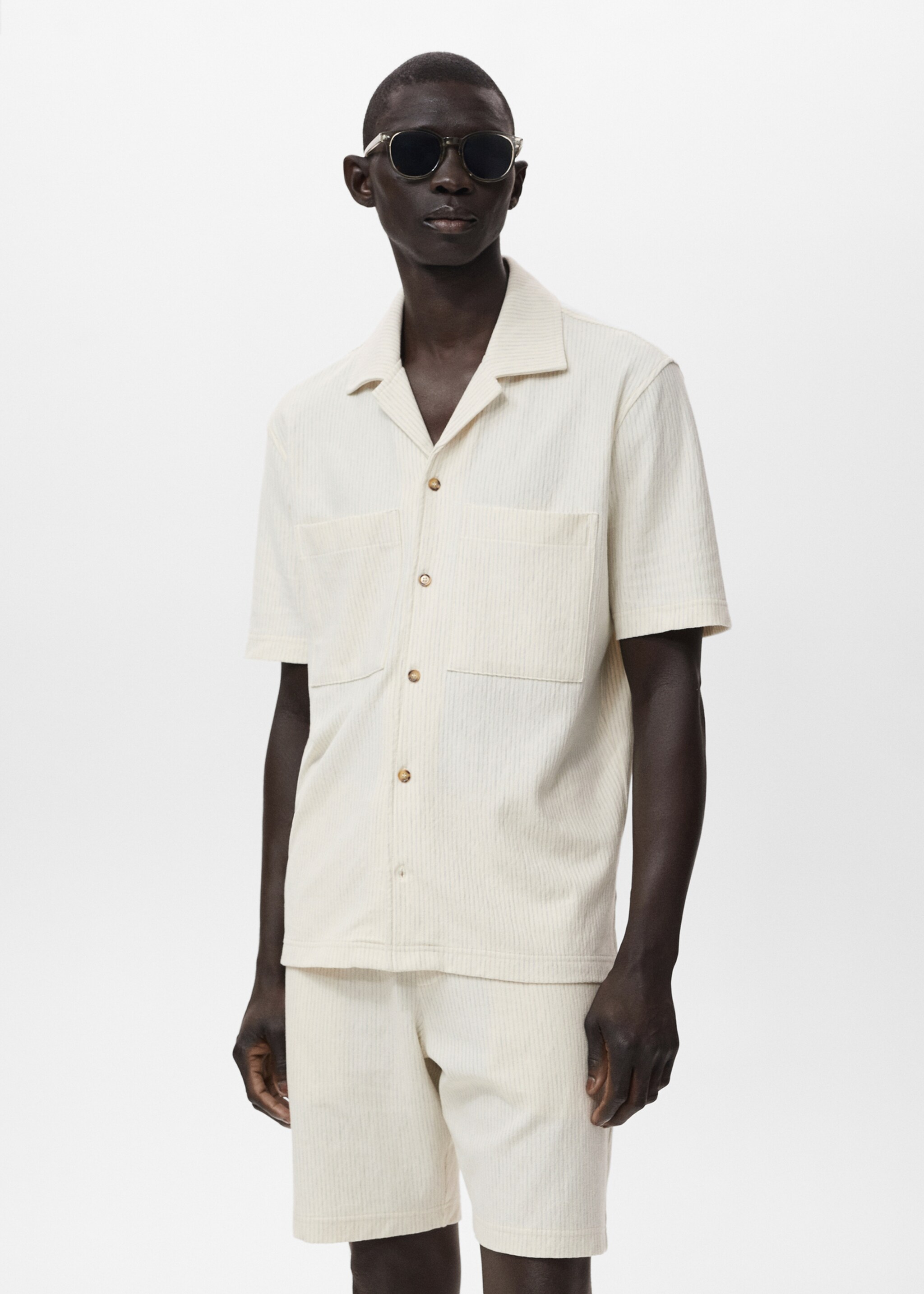 Gestreiftes Baumwollhemd - Mittlere Ansicht, Elfenbeinweiß. Ref: 87039219-00.