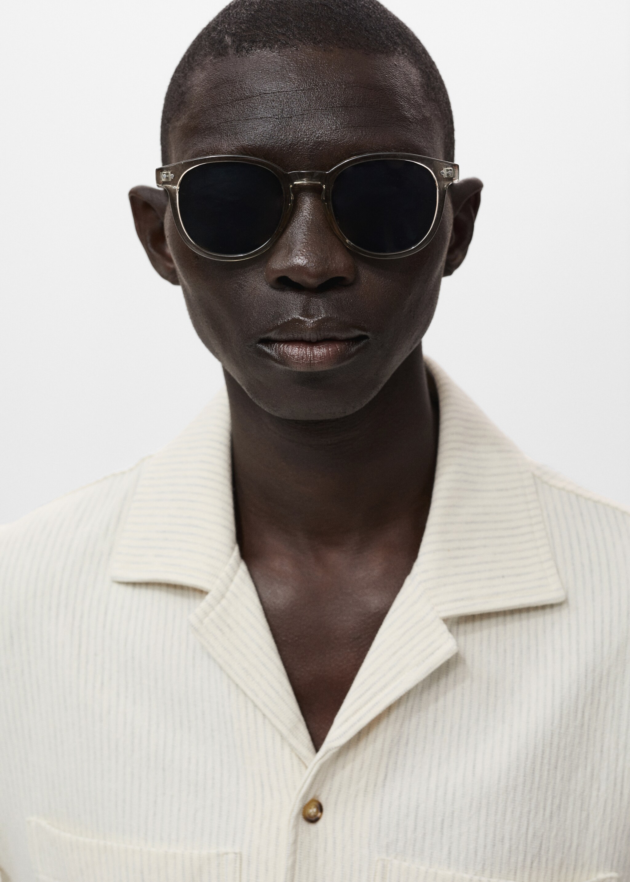 Gestreiftes Baumwollhemd - Detail des Artikels 1, Elfenbeinweiß. Ref: 87039219-00.