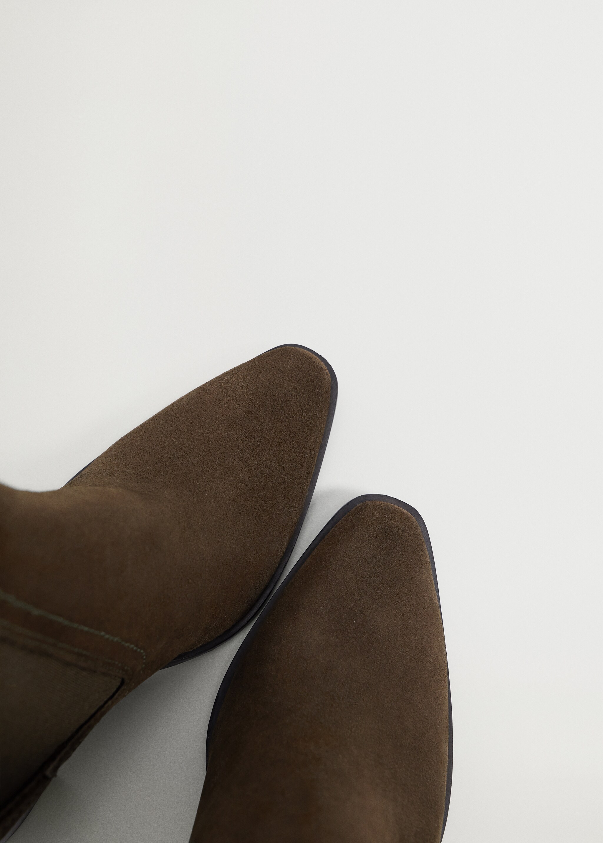 Heeled leather ankle boot - Details of the article 3