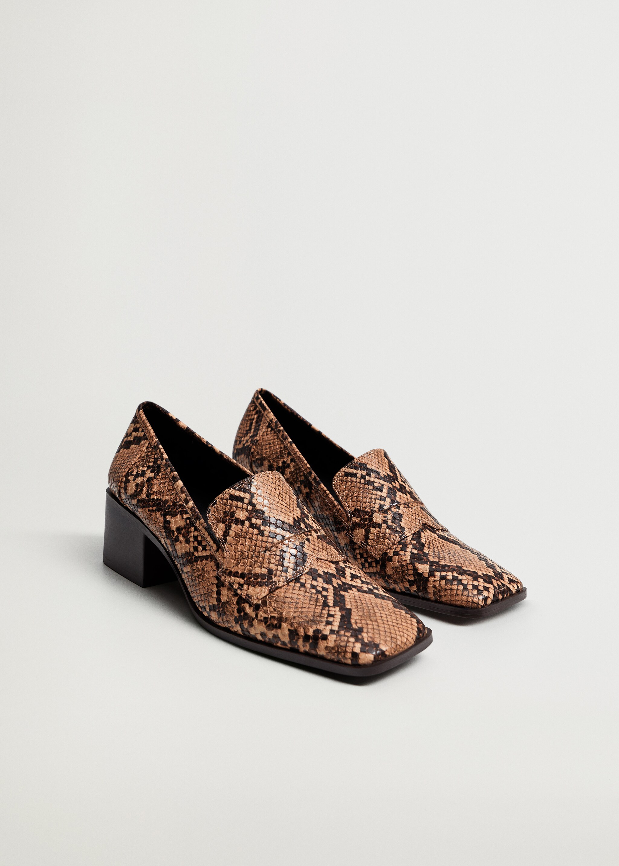 Mocasín efecto serpiente - Plano medio