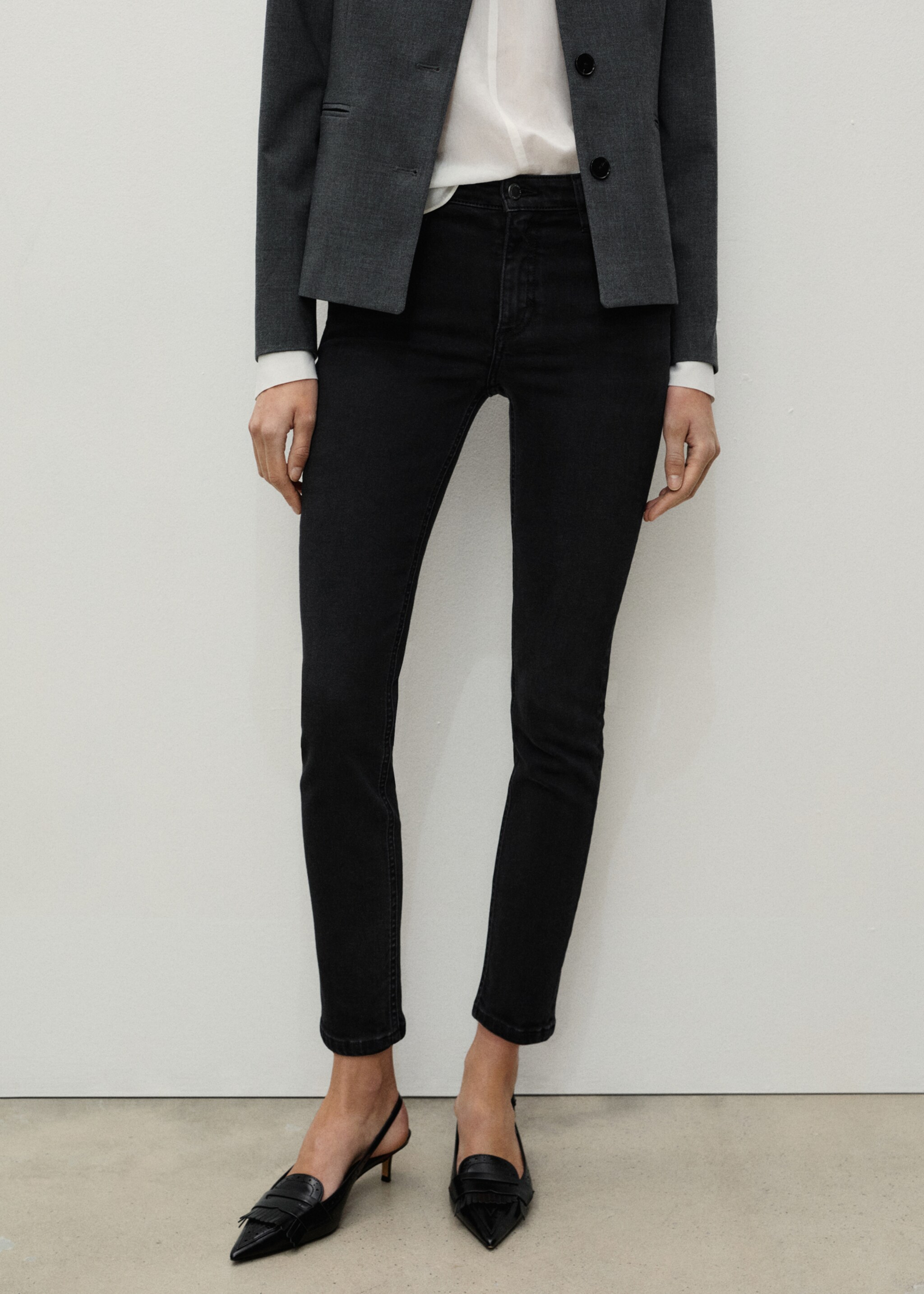 Jean skinny taille normale - Plan moyen, Black denim. Ref: 87040240-00.