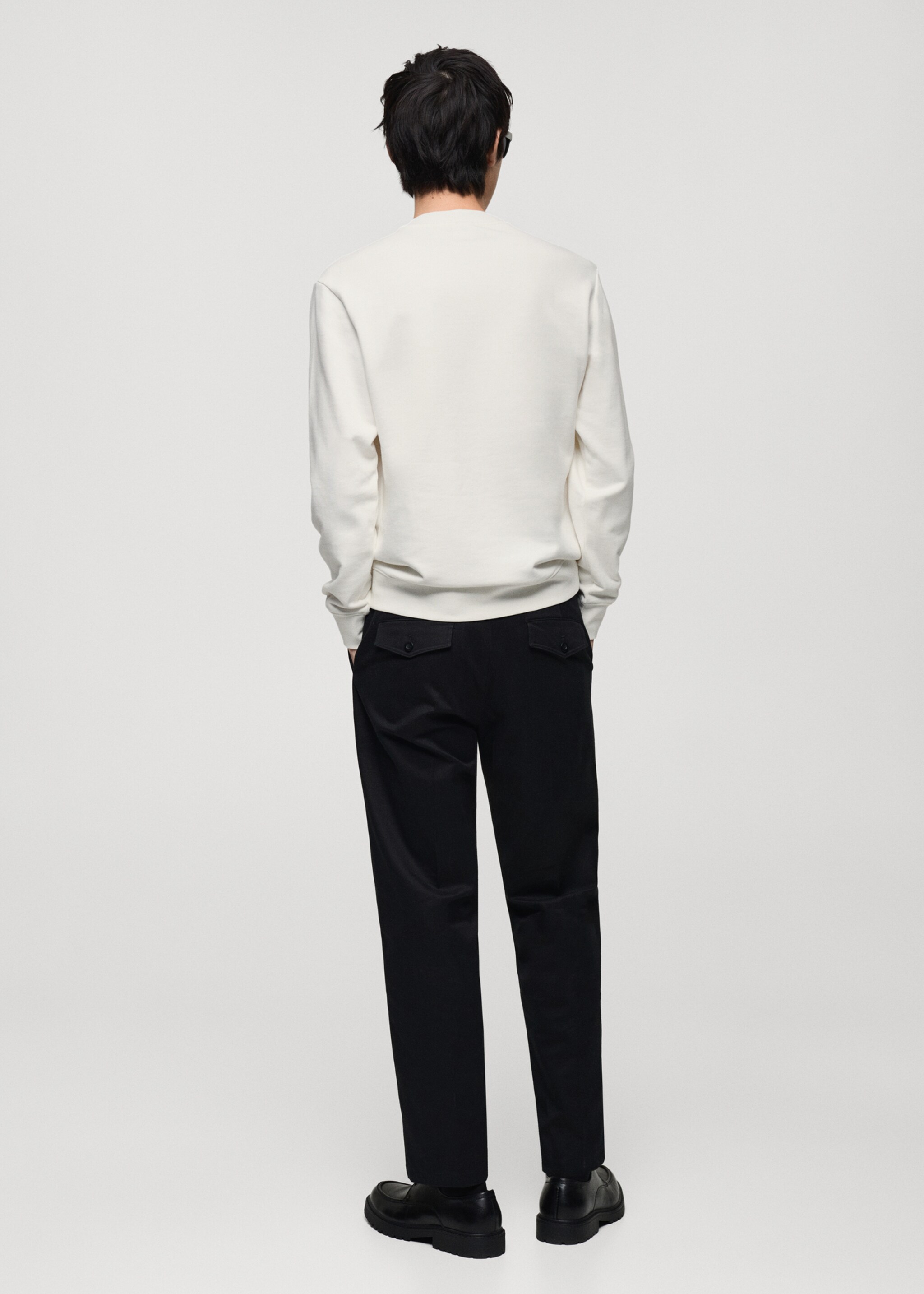 Sweatshirt aus 100 % Baumwolle mit Grafik-Print auf Brusthöhe - Rückseite des Artikels, Cremeweiß. Ref: 87040251-00.