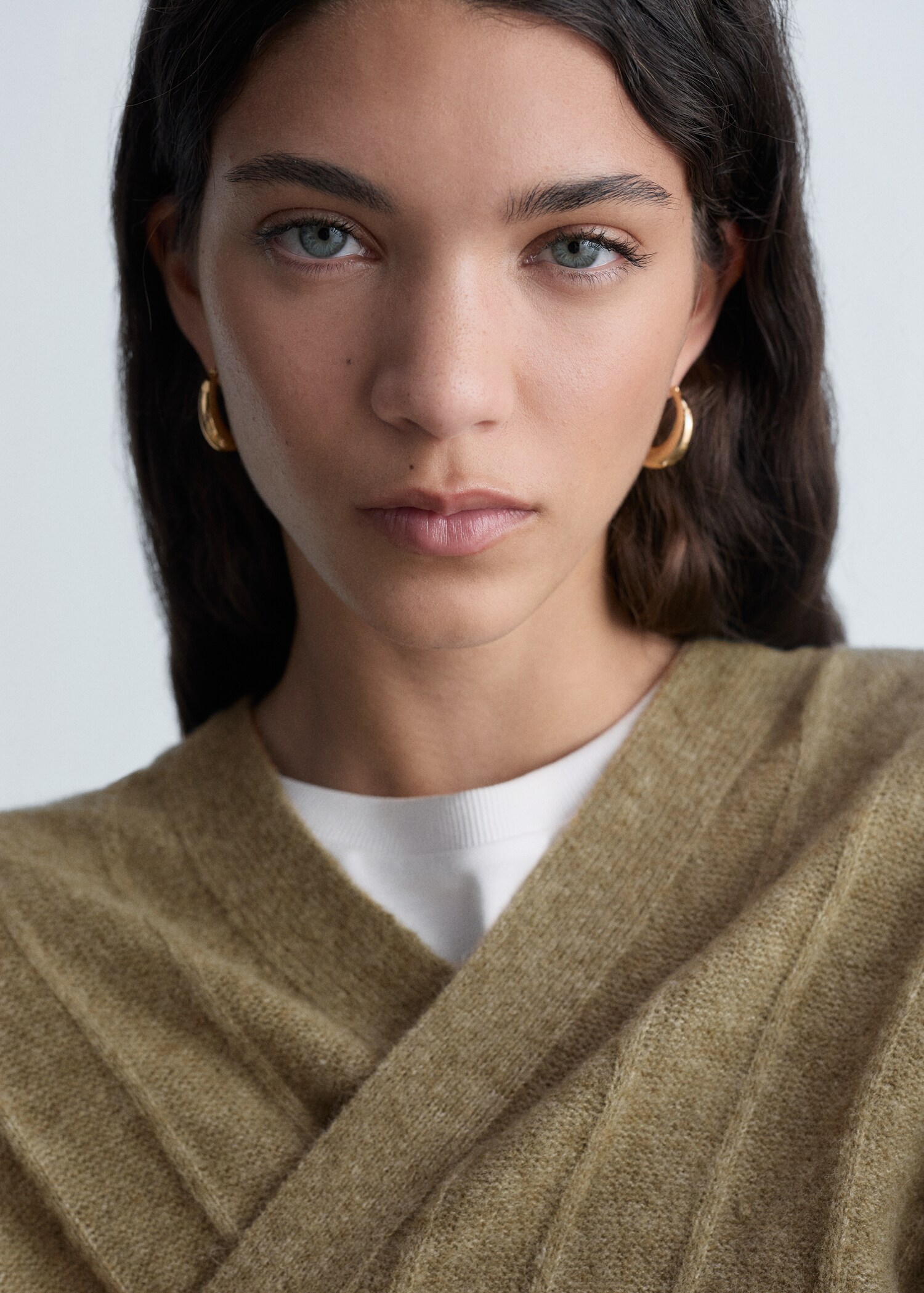 Buttoned long cardigan - Details of the article 1