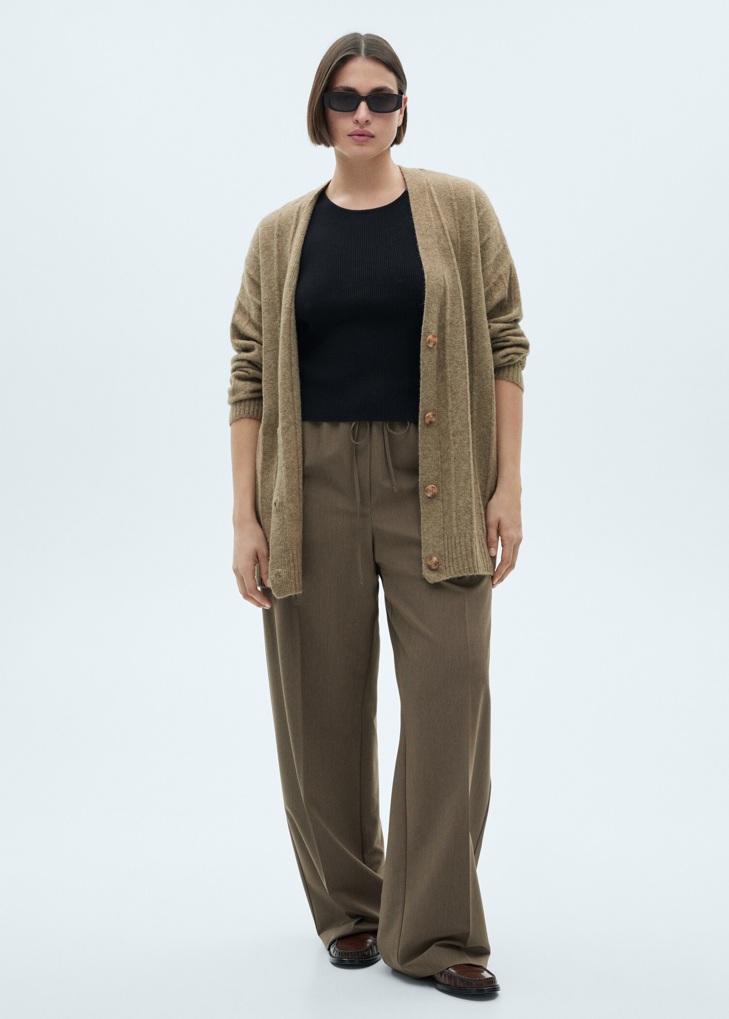 Buttoned long cardigan - Details of the article 3