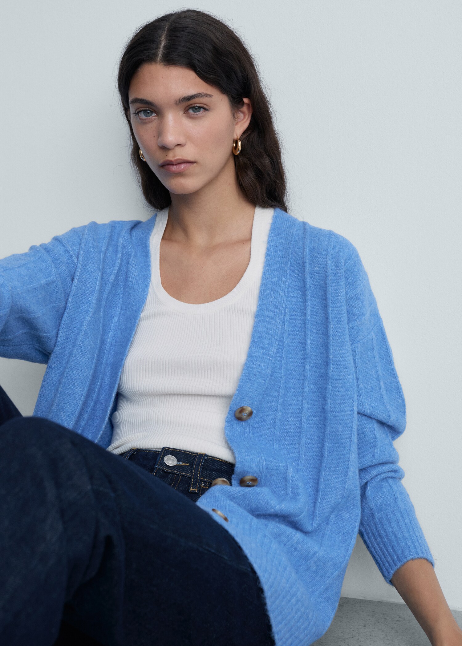 Buttoned long cardigan - Details of the article 2