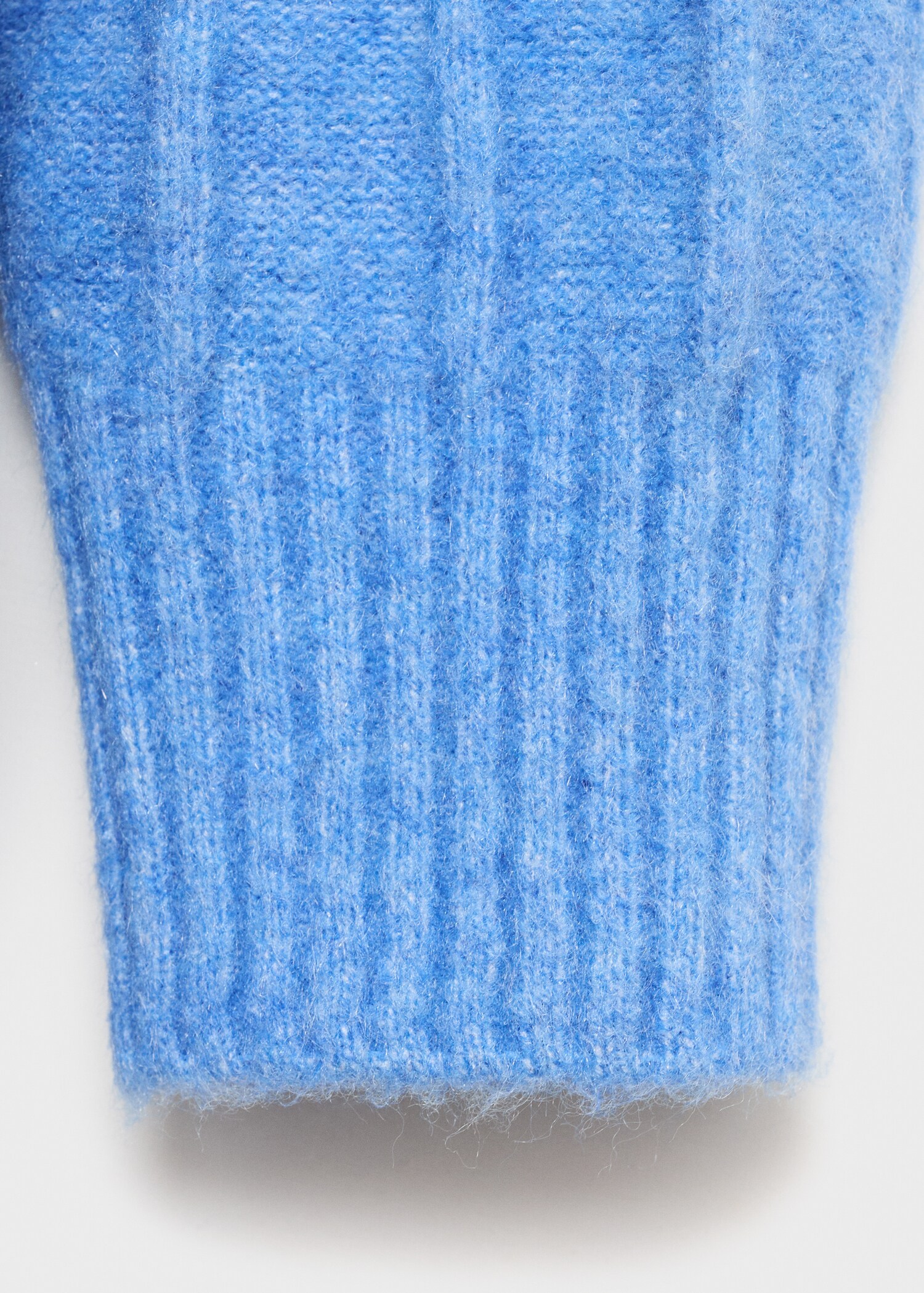 Buttoned long cardigan - Details of the article 8