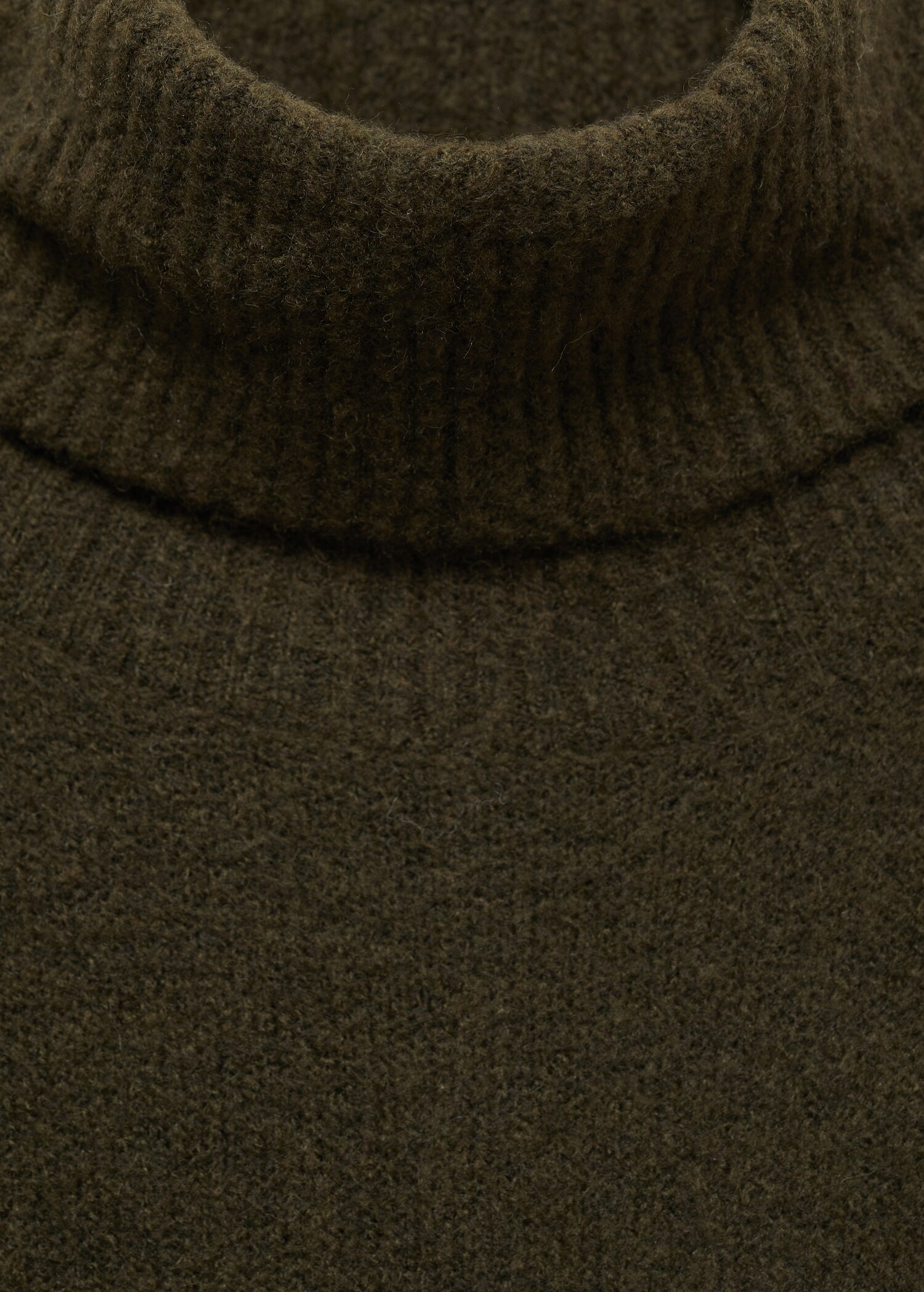 Strickkleid mit Rollkragen - Detail des Artikels 8