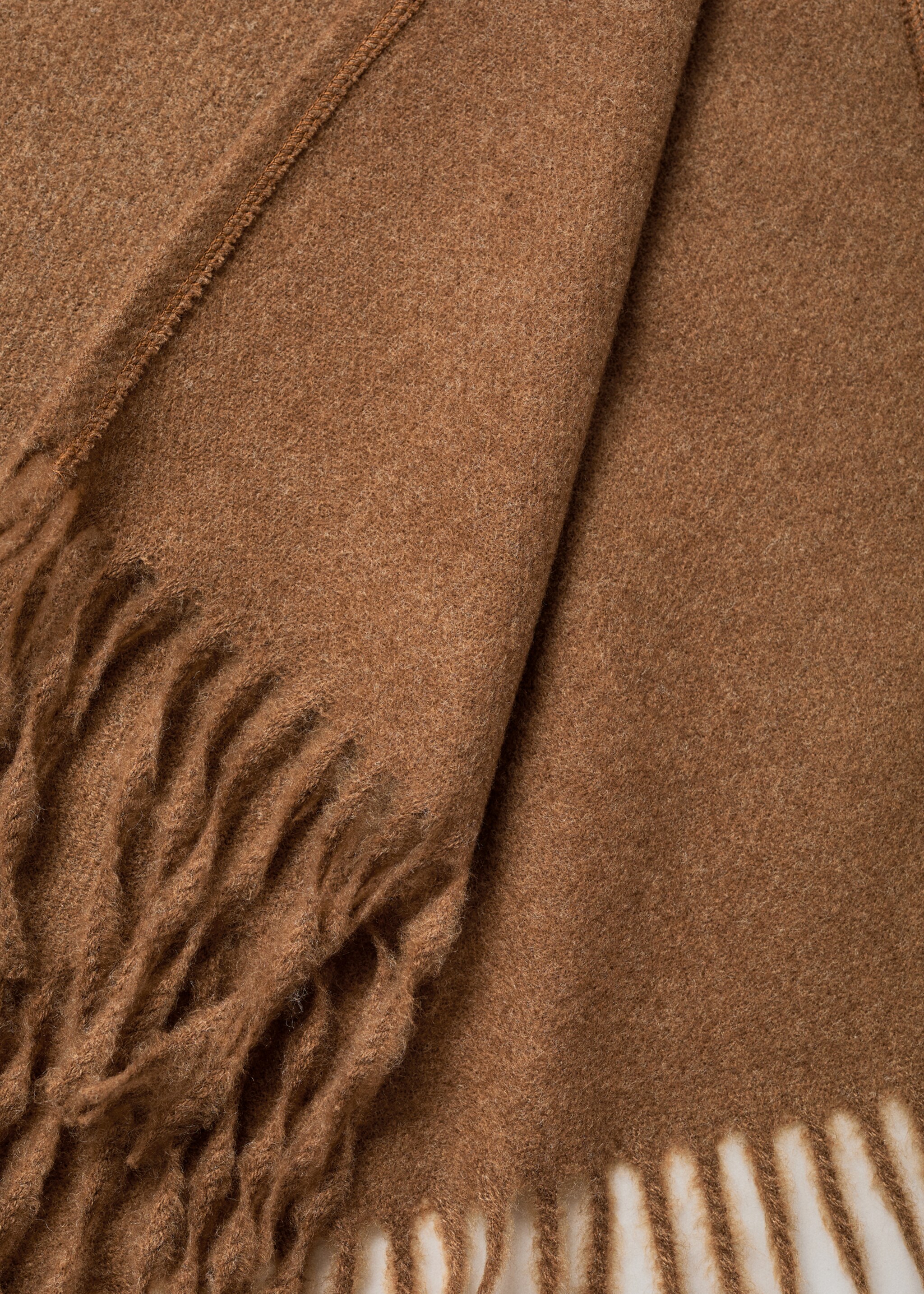 Knitted shawl with fringed ends - Medium plane, Brown. Ref: 87040305-00.