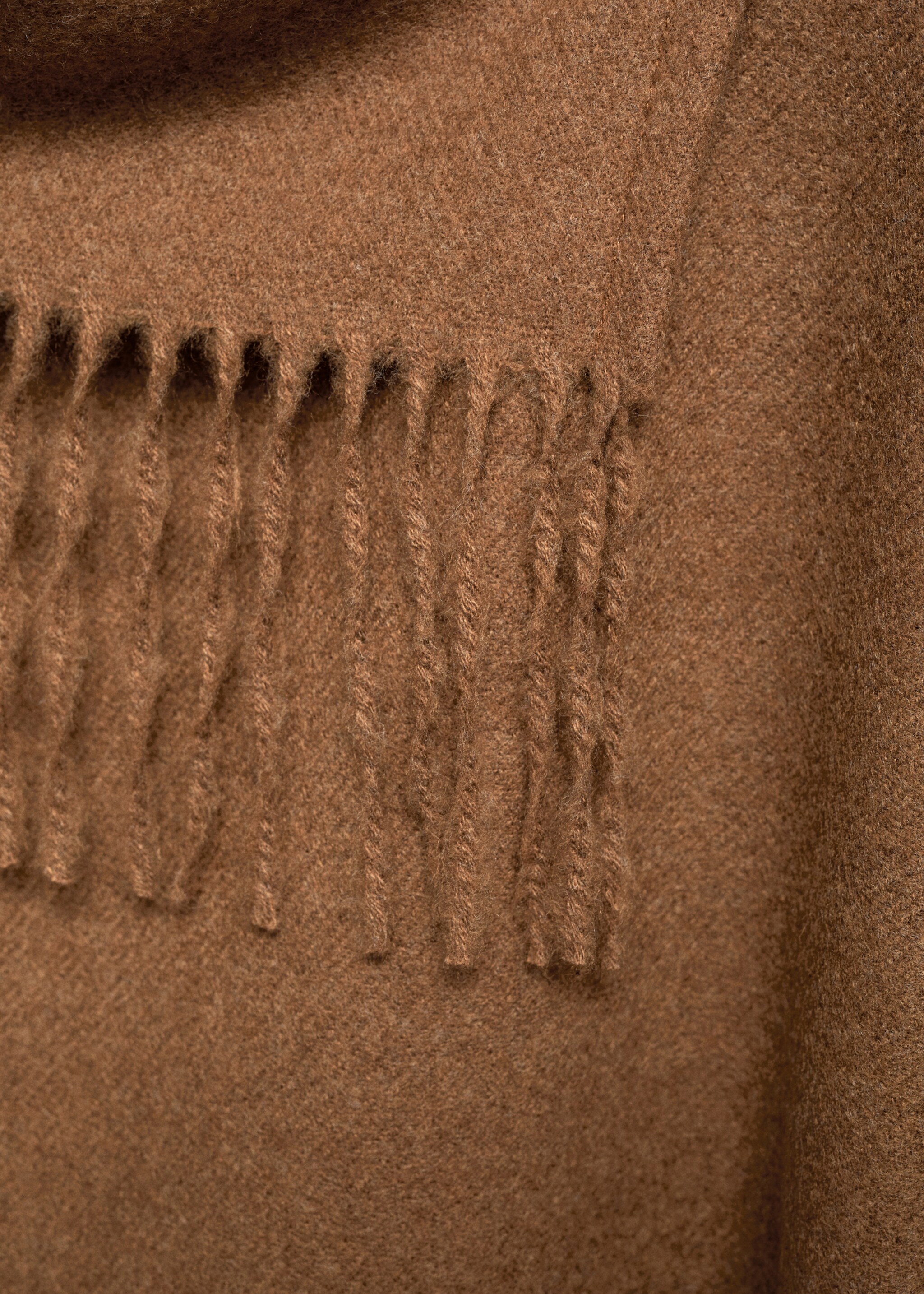 Knitted shawl with fringed ends - Details of the article 1, Brown. Ref: 87040305-00.