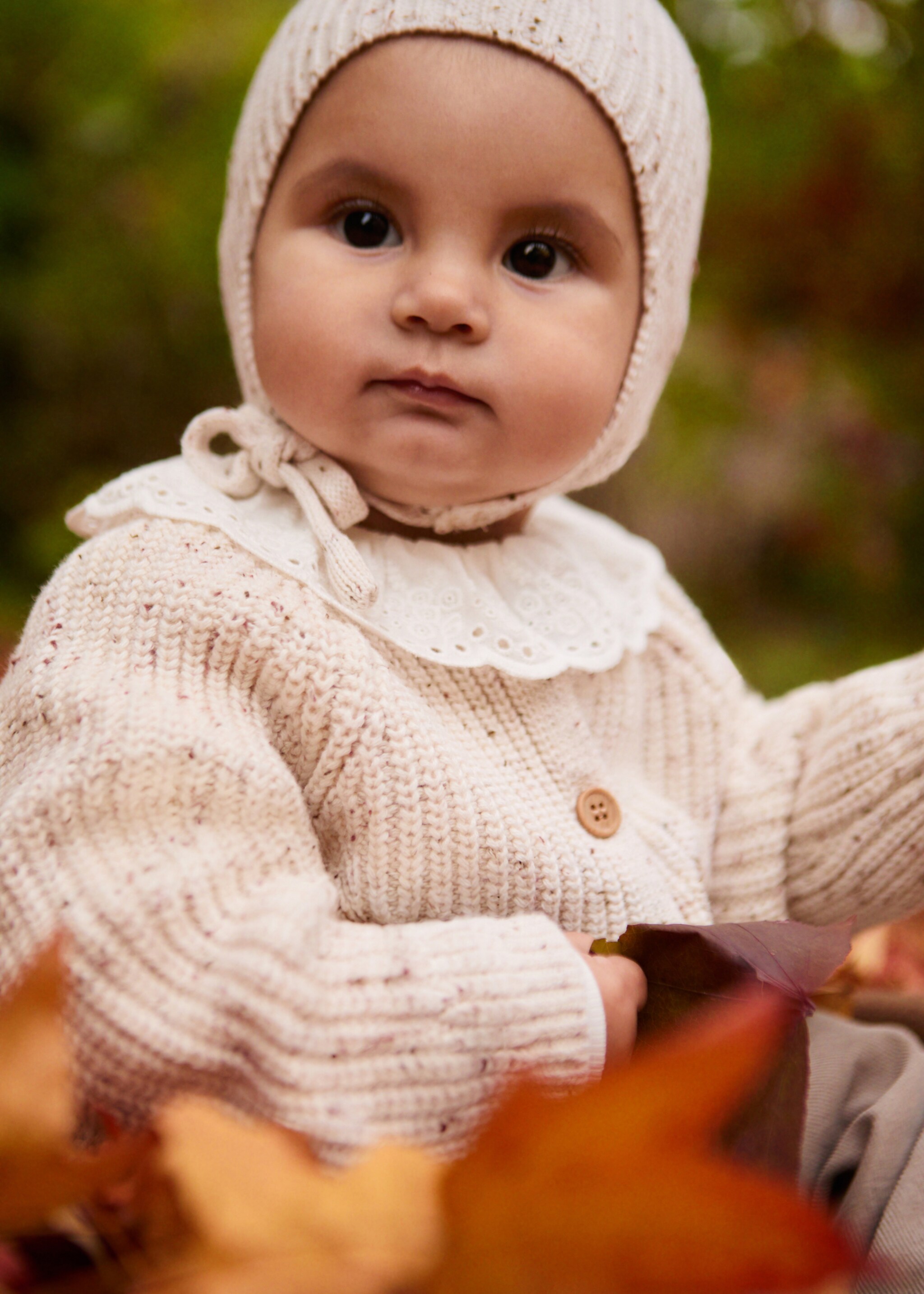 Knitted button cardigan - Details of the article 5, Ecru. Ref: 87040321-00.