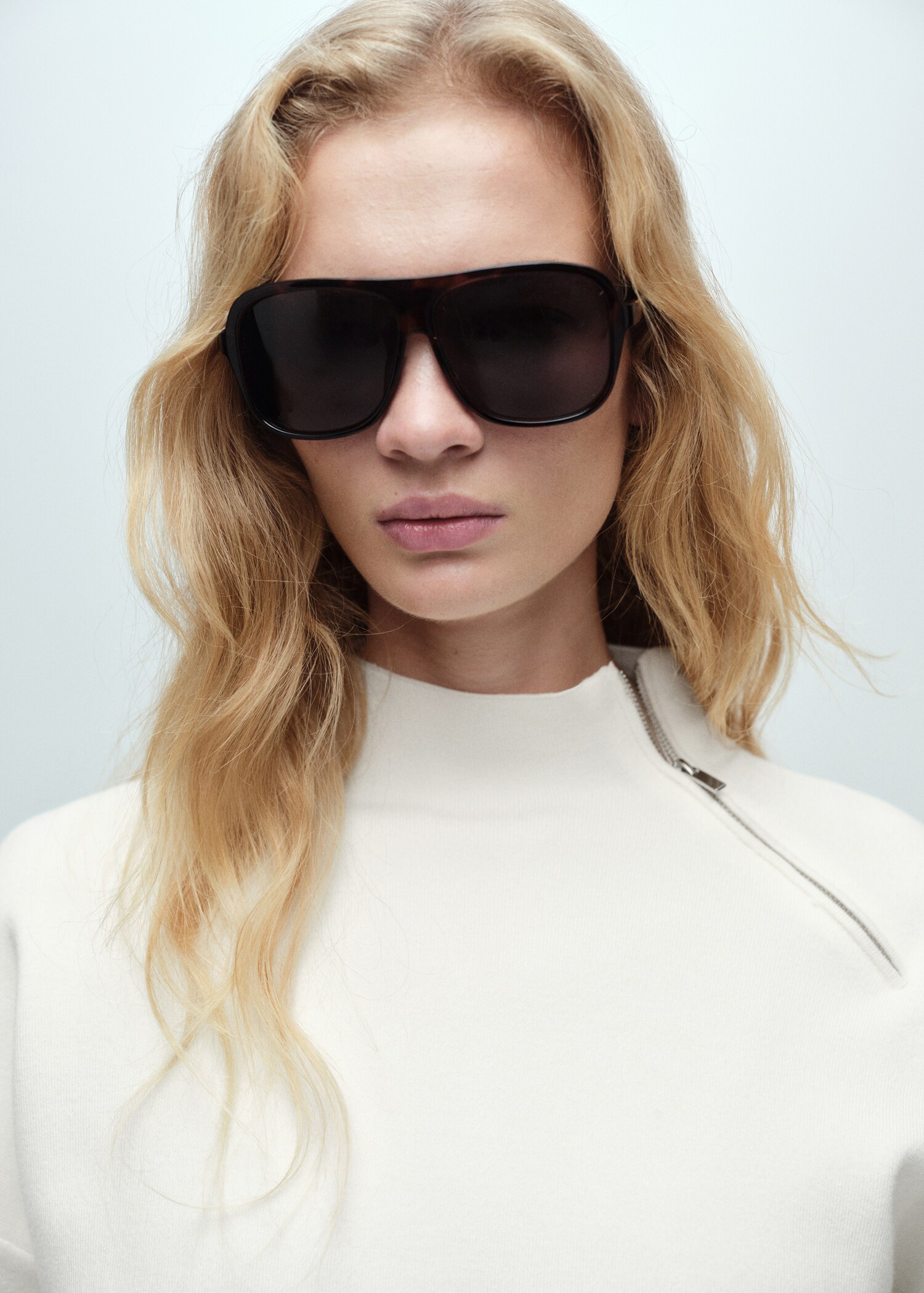 Perkins-neck sweater with zip - Details of the article 1