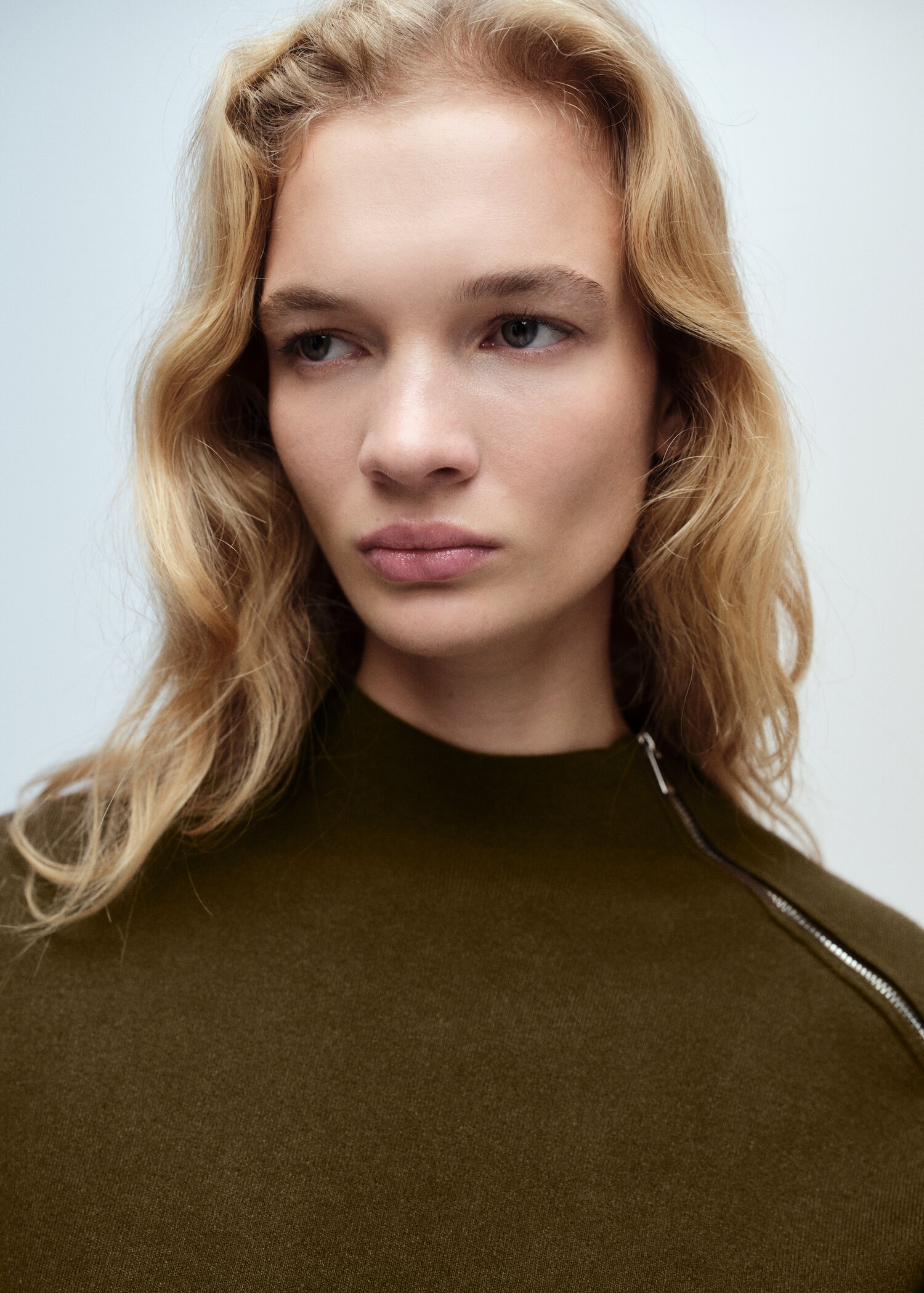 Perkins-neck sweater with zip - Details of the article 1