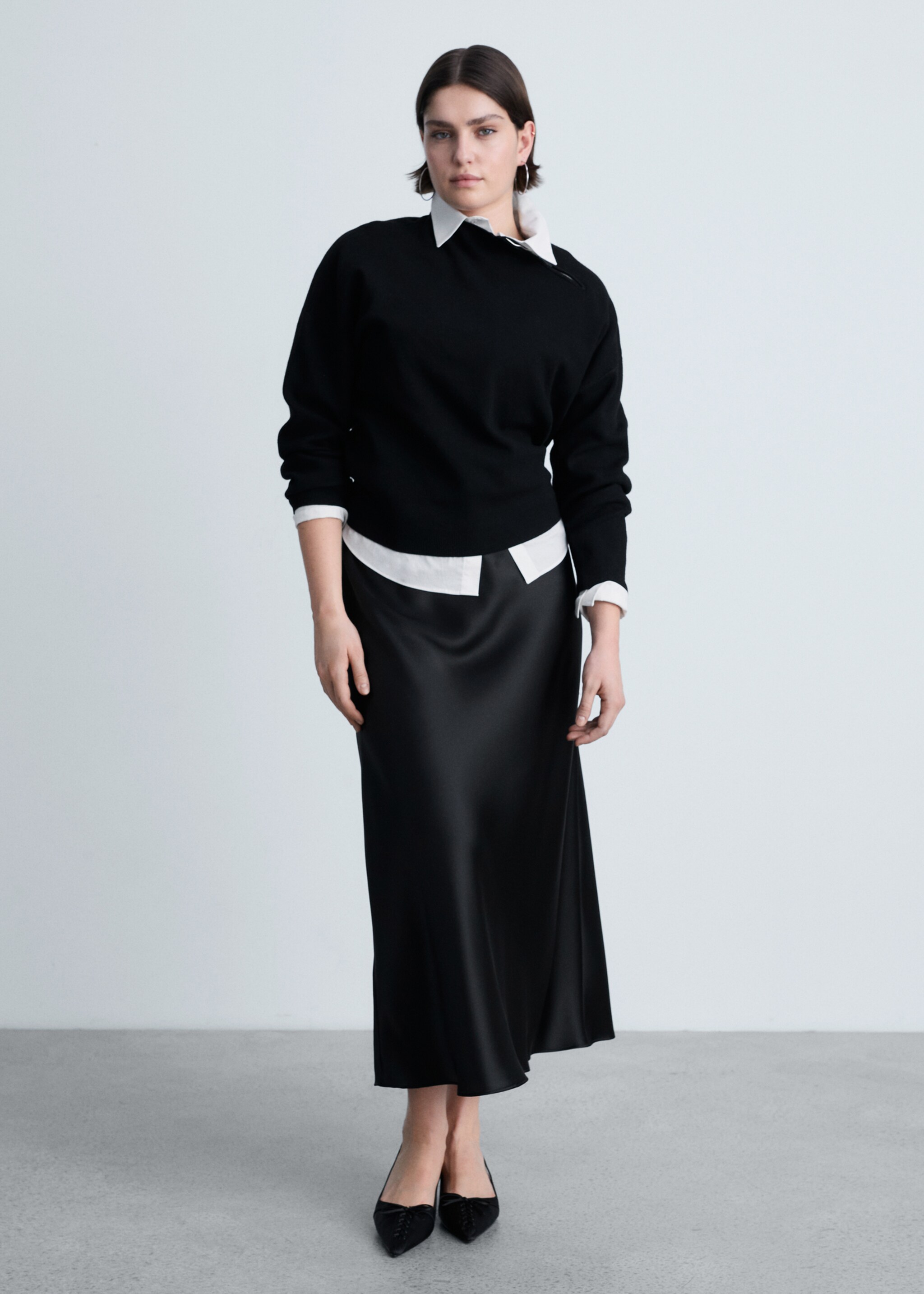 Perkins-neck sweater with zip - Details of the article 3, Black. Ref: 87040352-00.