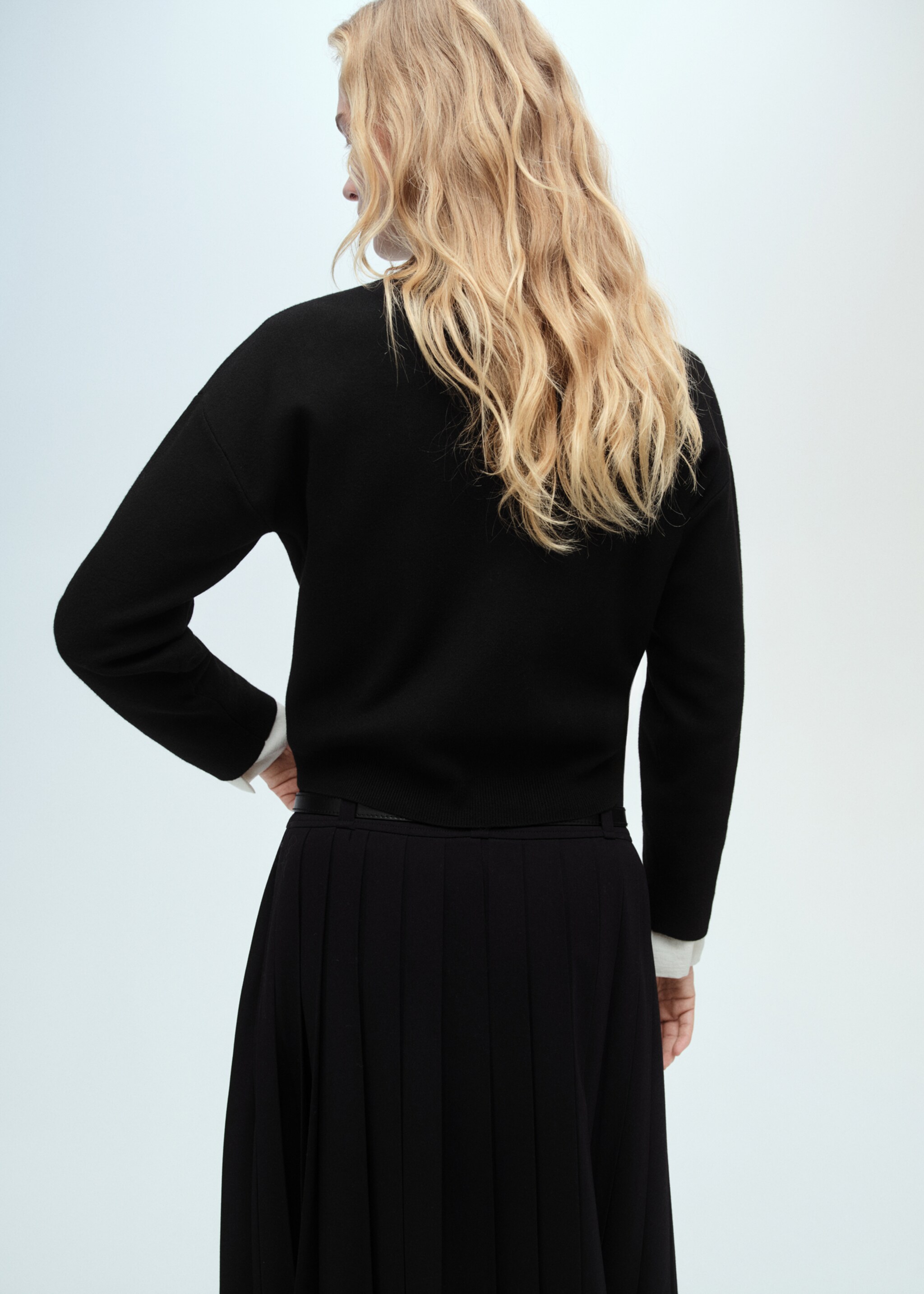Perkins-neck sweater with zip - Reverse of the article, Black. Ref: 87040352-00.
