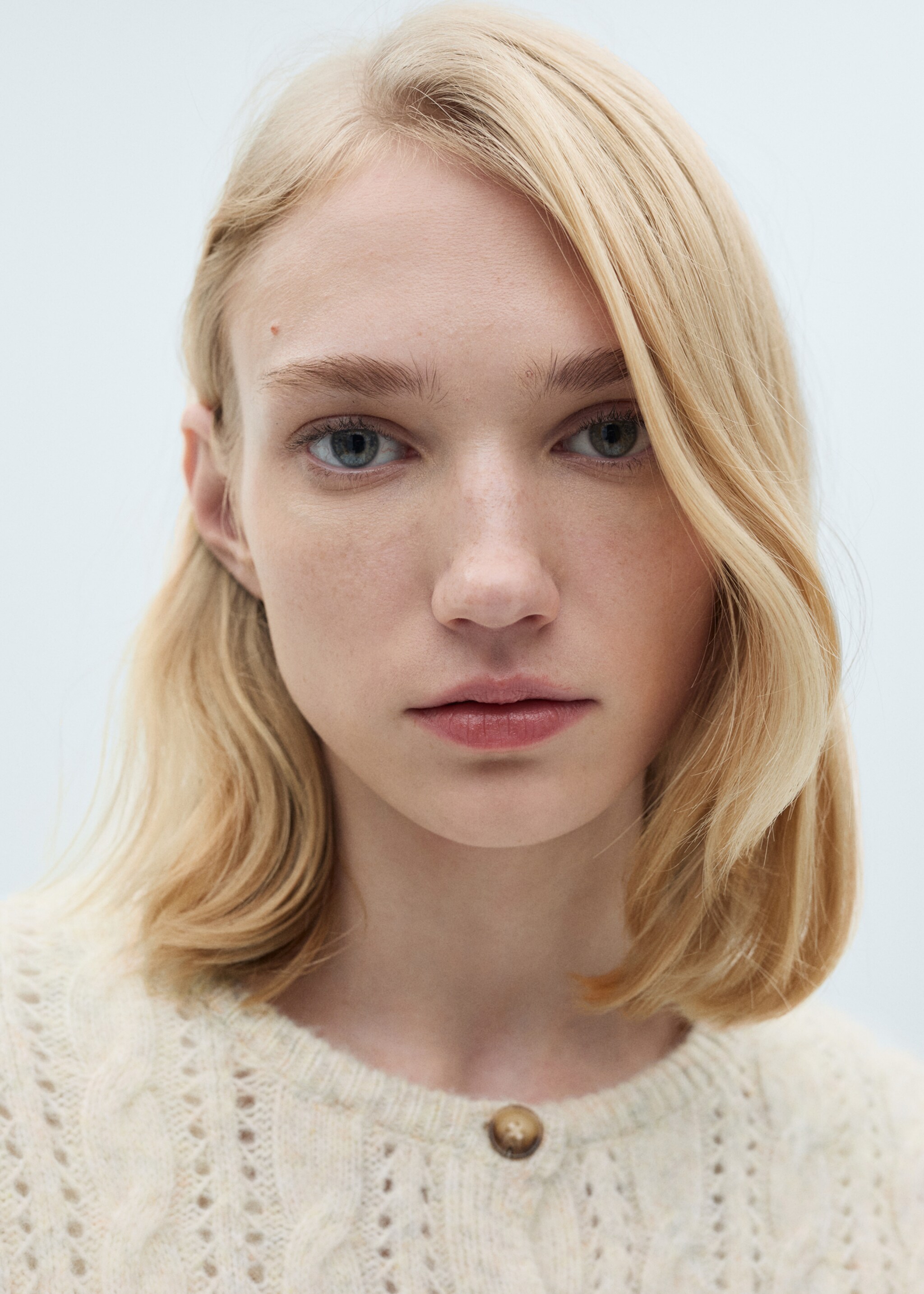 Cárdigan trenzado detalles calados - Detalle del artículo 1, Crudo. Ref: 87040353-00.