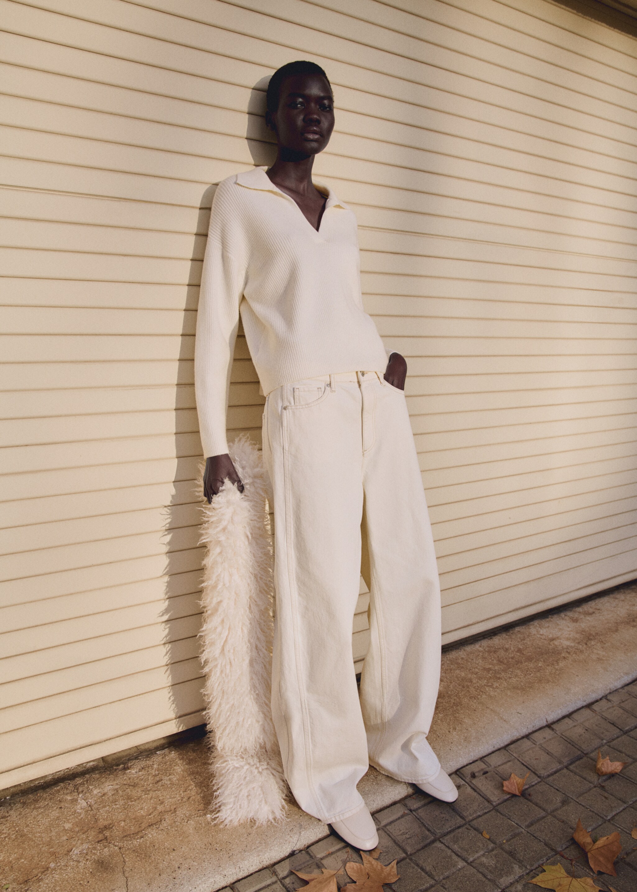 Strickpullover mit Poloshirt-Kragen - Detail des Artikels 7, Ecru. Ref: 87040357-00.