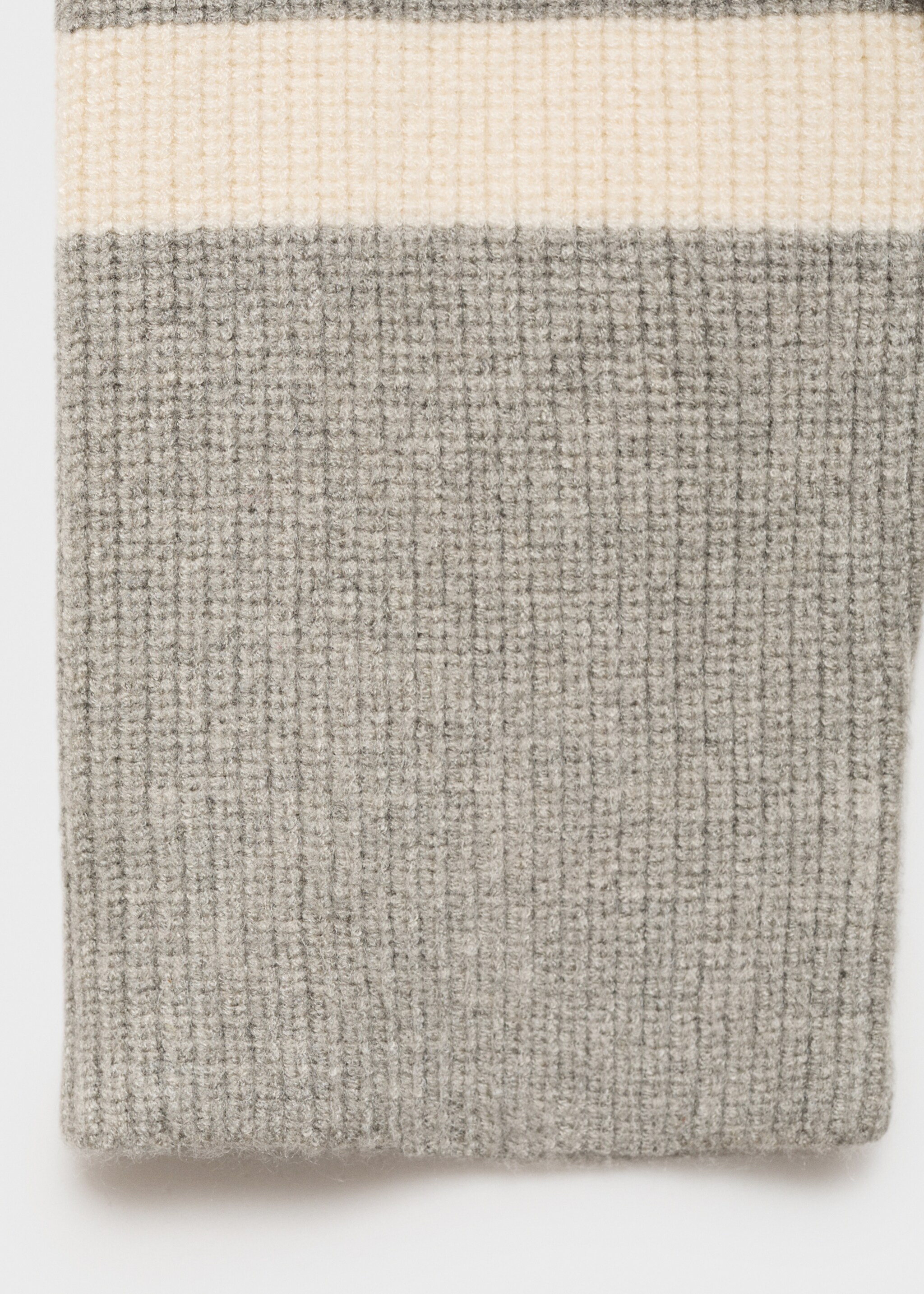 Strickpullover mit Poloshirt-Kragen - Detail des Artikels 0, Grau. Ref: 87040357-00.