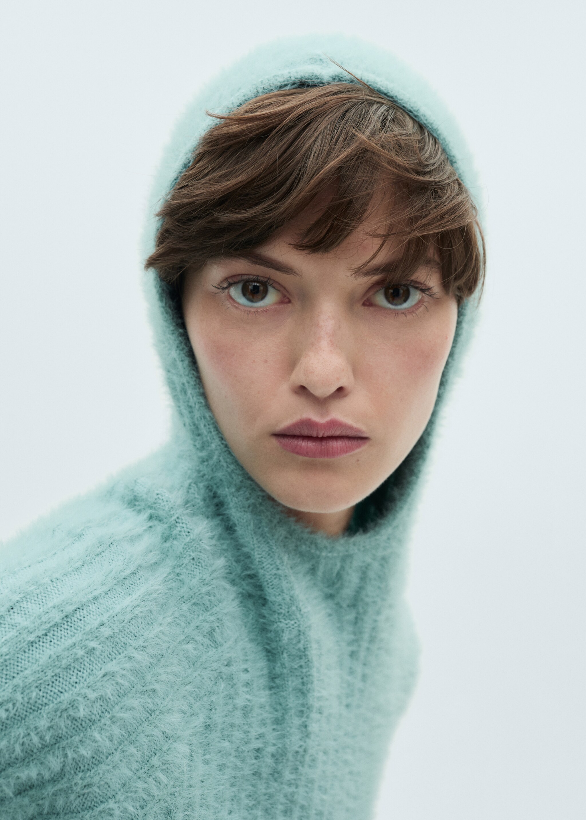 Faux-fur hooded sweater - Details of the article 1, Turquoise. Ref: 87040359-00.