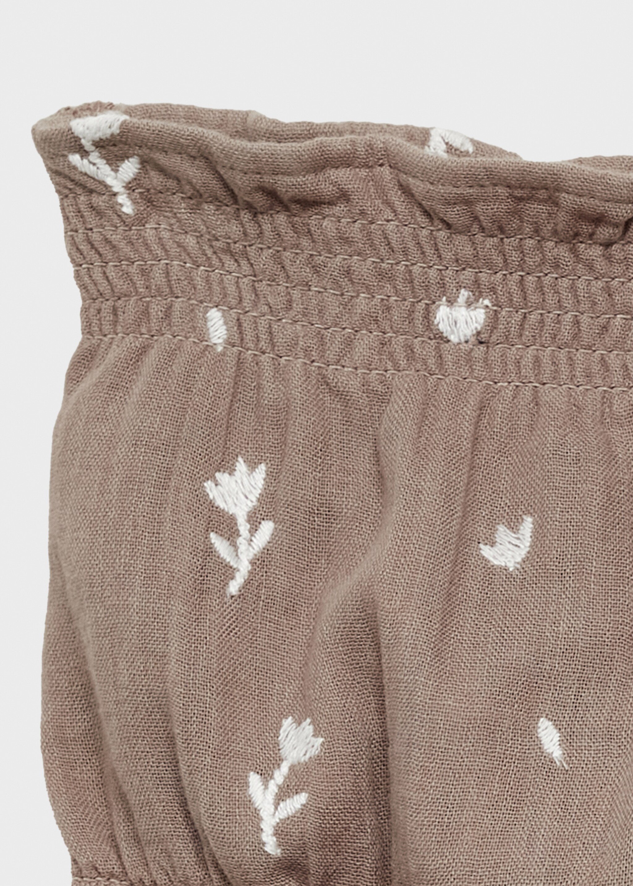 Floral embroidered shorts - Details of the article 8, Off White. Ref: 87040373-00.