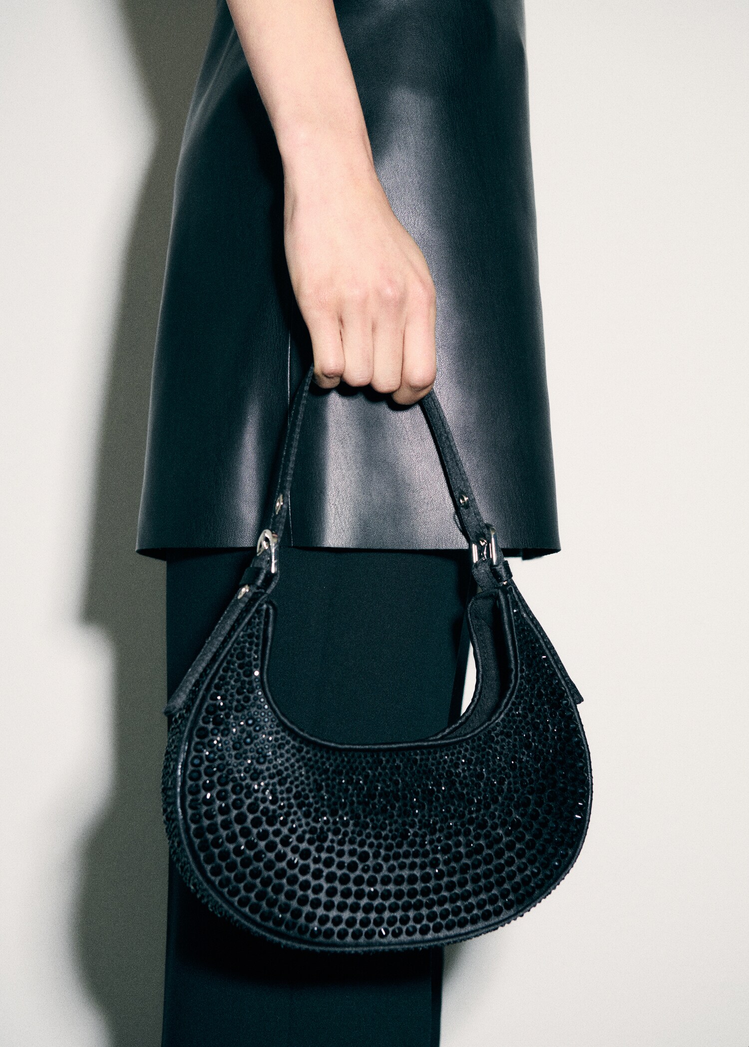 Shoulder bag with crystal detail - Details of the article 9