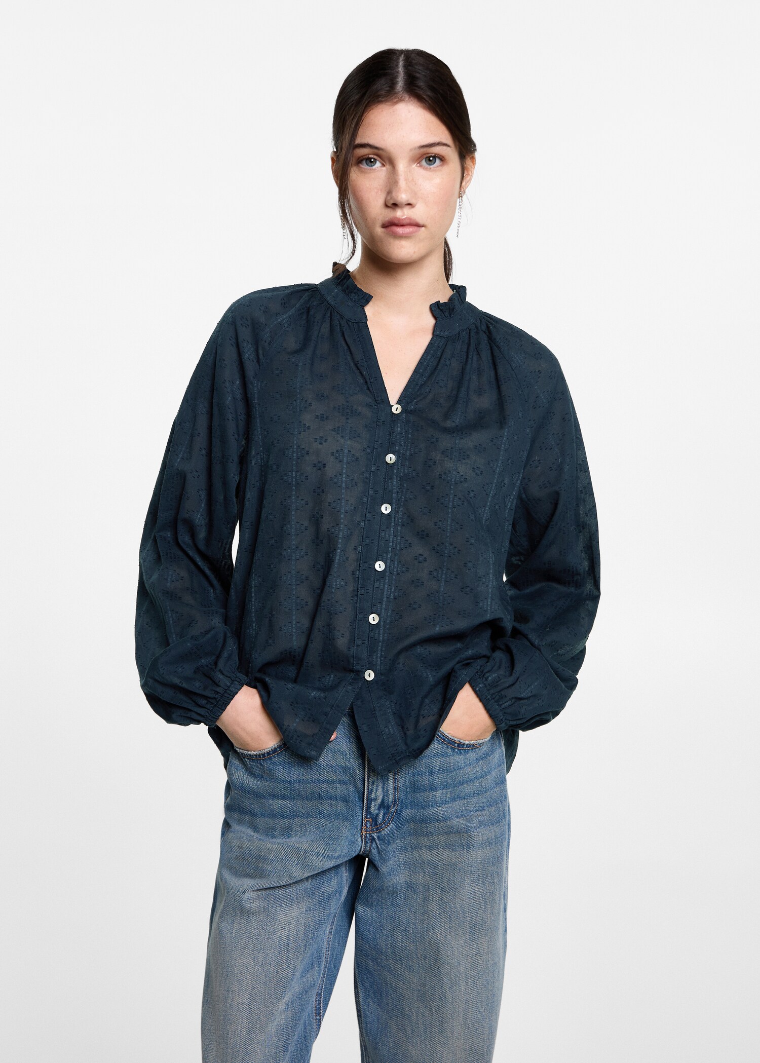 Textured embroidered blouse - Medium plane